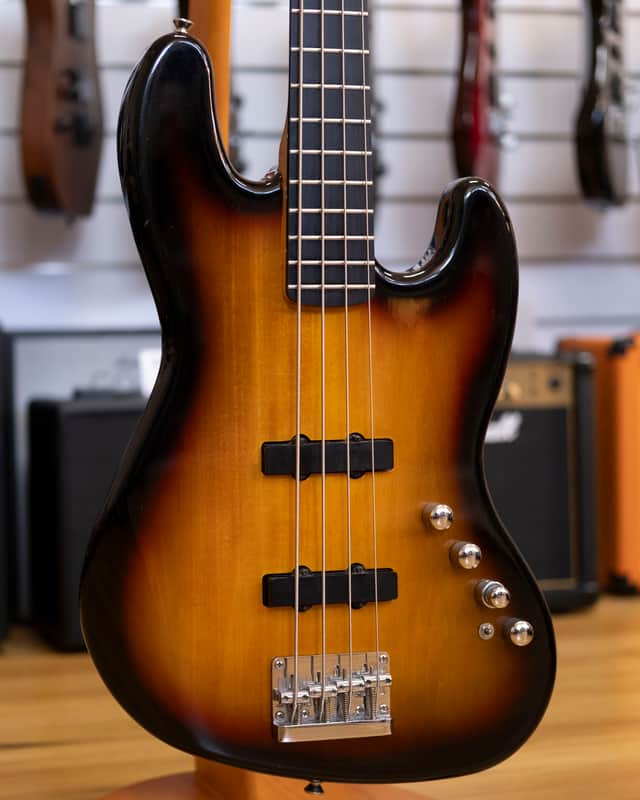 Squier Deluxe Jazz Bass Guitar (3-Tone Sunburst) (Pre-Owned)