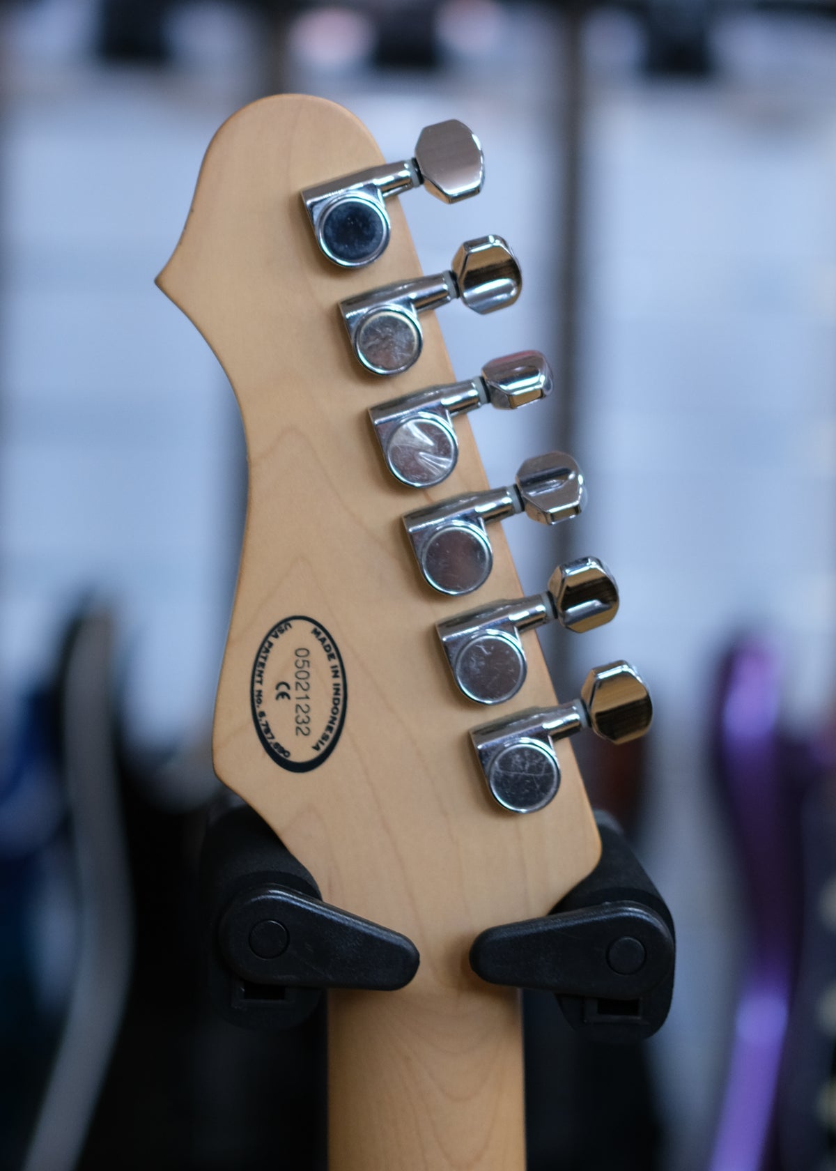 Line 6 Variax 300 Series Electric Guitar (Pre-Owned, 2005)