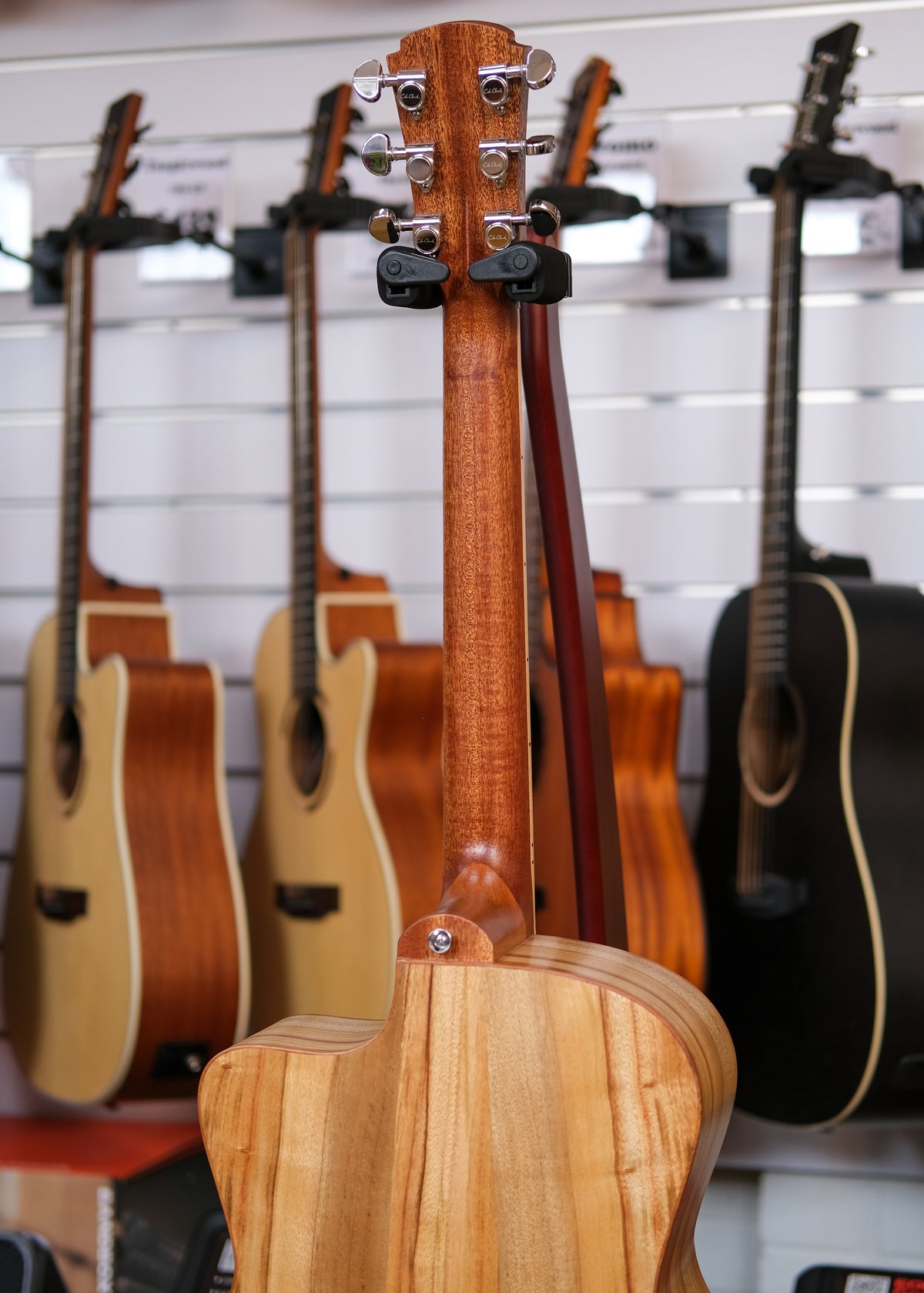 Cole Clark Studio Grand Auditorium Acoustic Electric Guitar with Deluxe Gig Bag (All Solid Camphor Laurel)