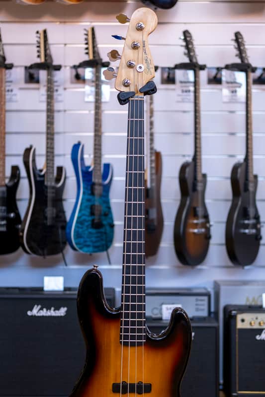 Squier Deluxe Jazz Bass Guitar (3-Tone Sunburst) (Pre-Owned)