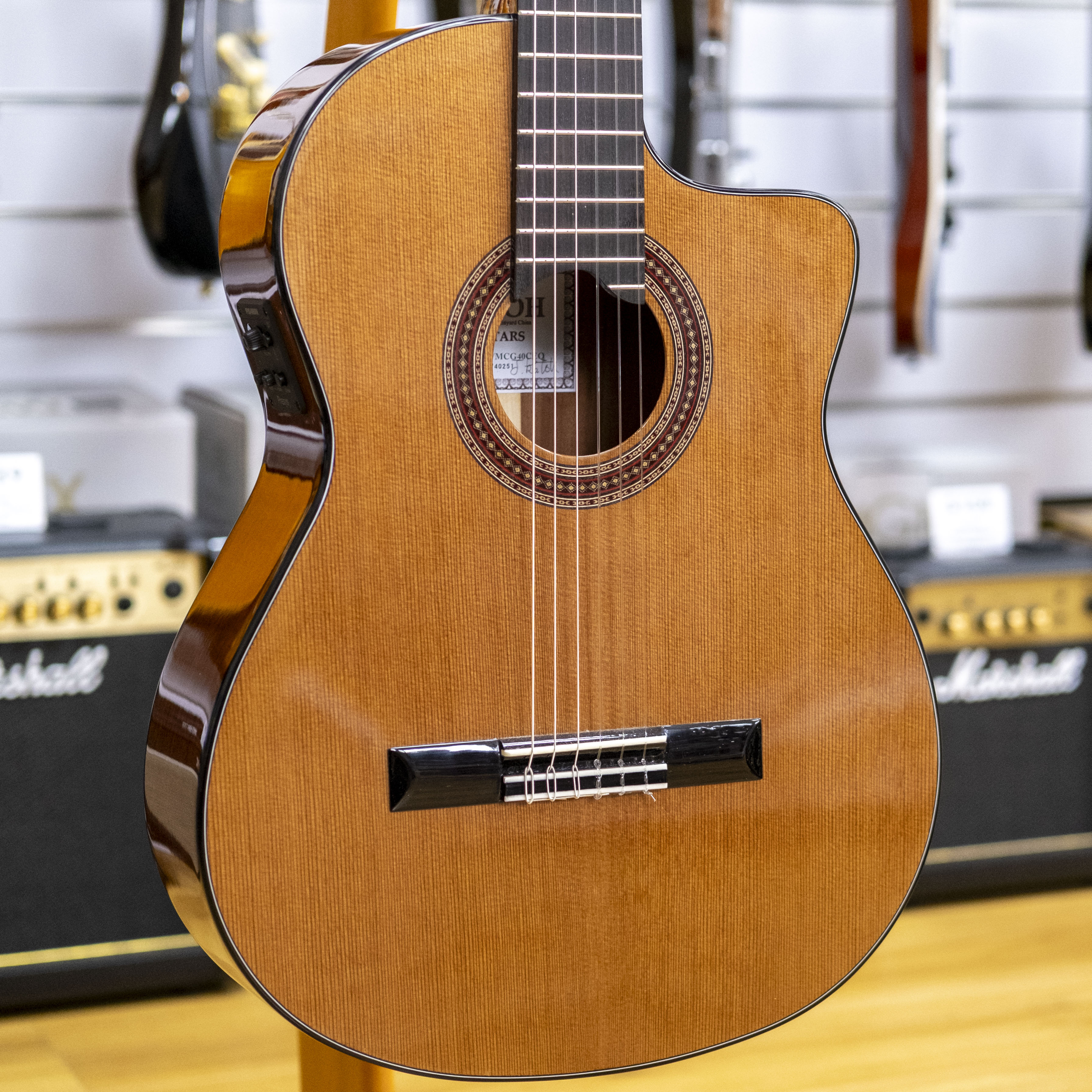 Katoh Student Series MCG40CEQ Electric Classical Guitar (Cedar)