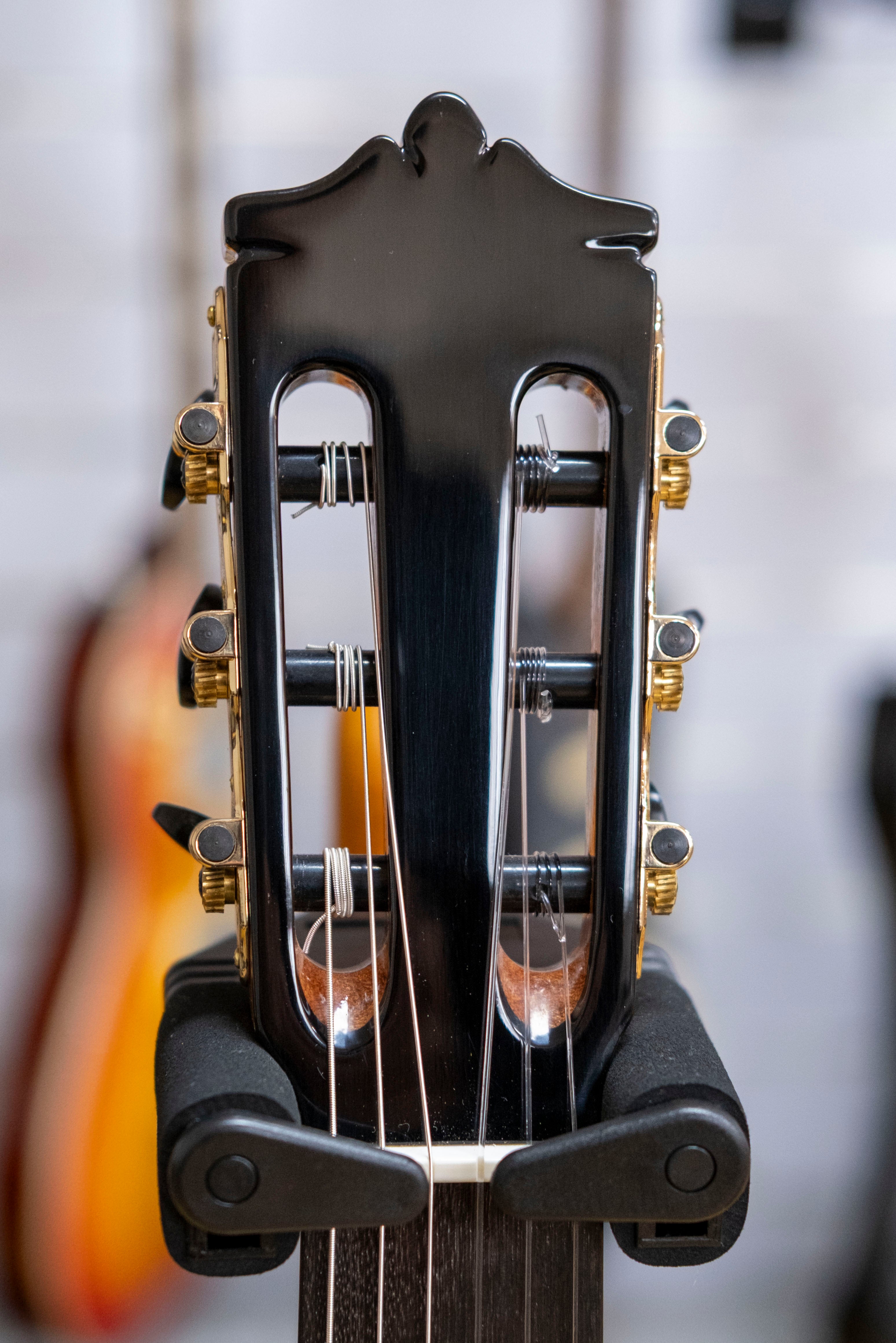 Katoh Student Series MCG40CEQ Electric Classical Guitar (Cedar)