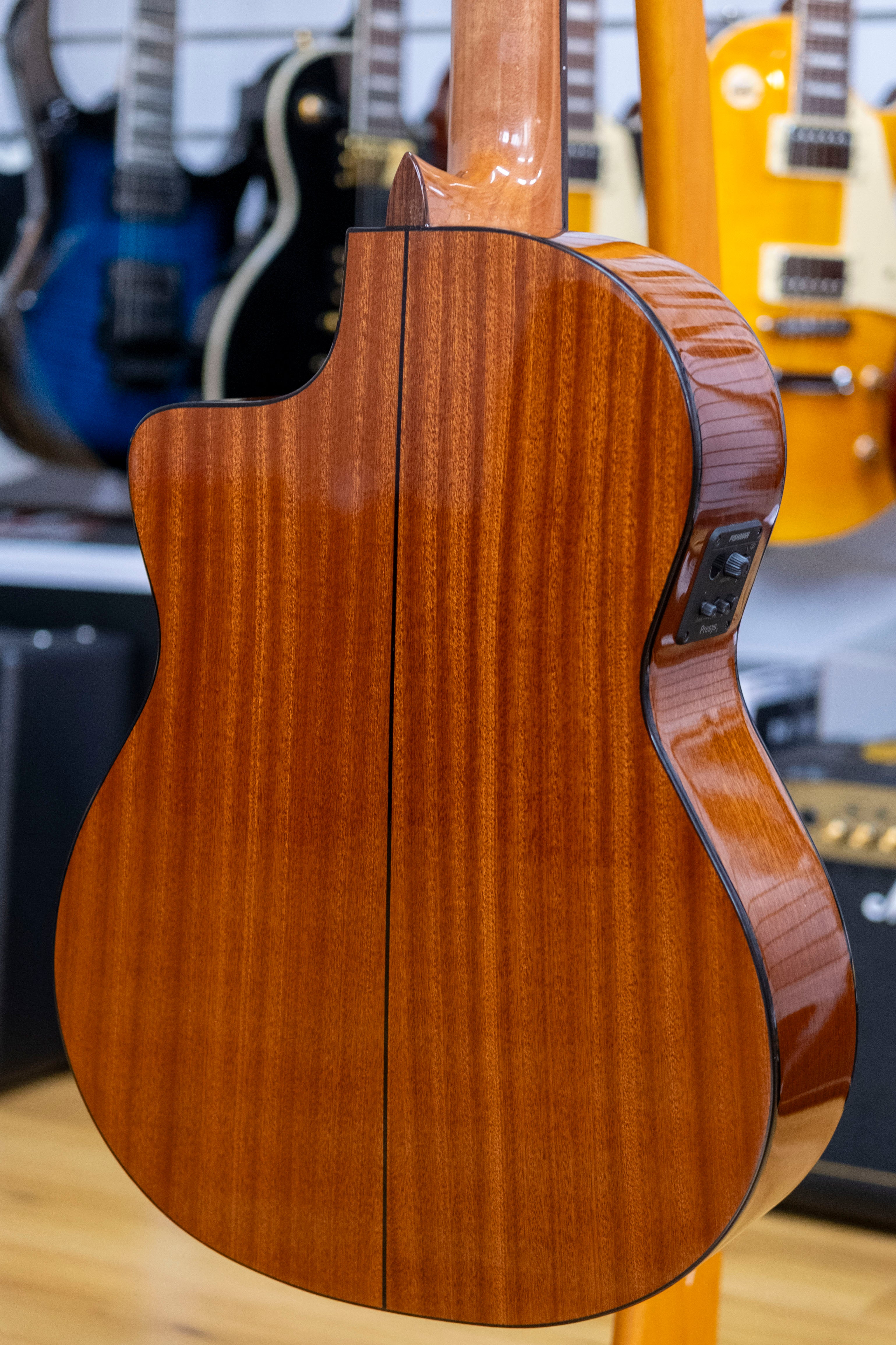 Katoh Student Series MCG40CEQ Electric Classical Guitar (Cedar)