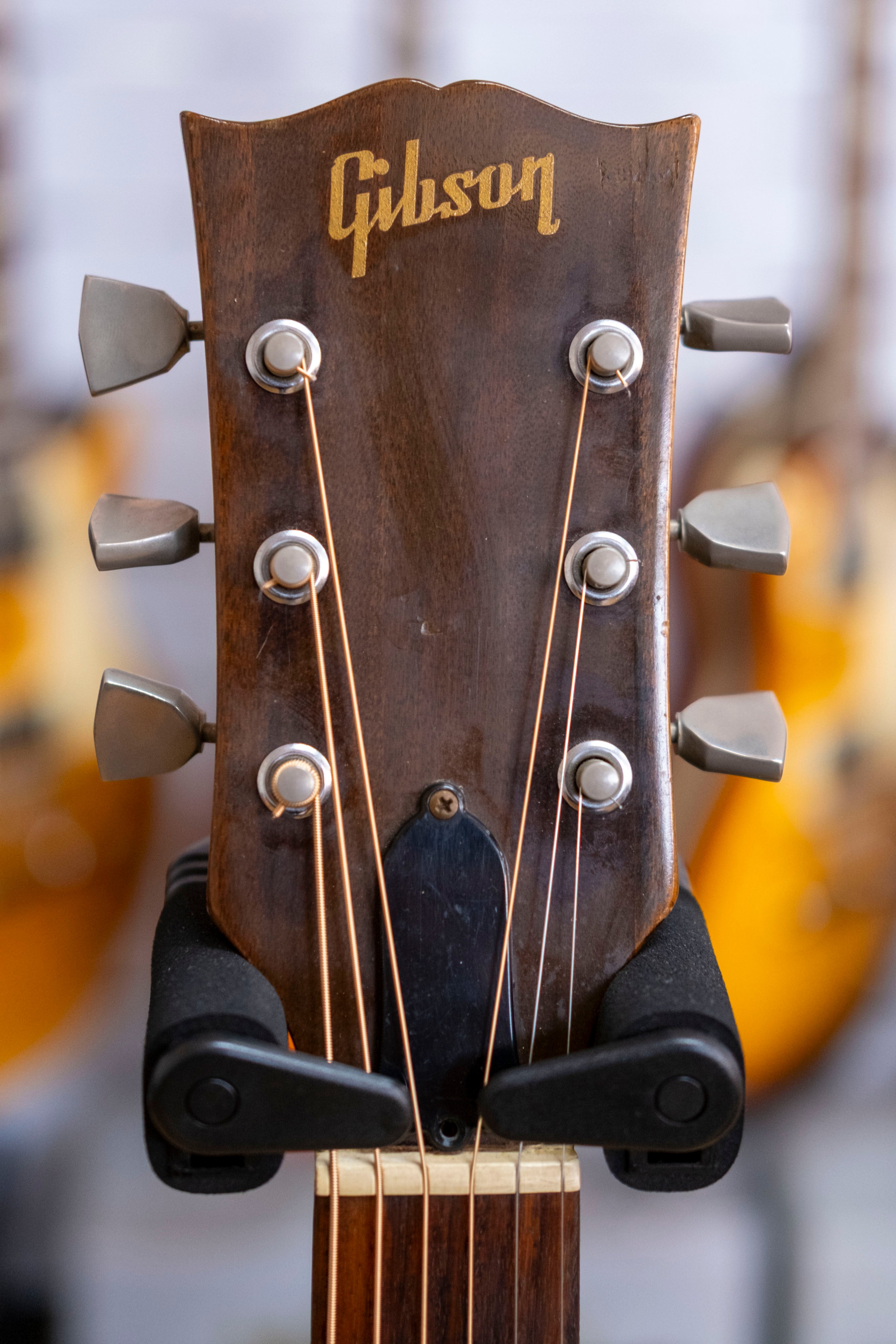 Gibson J-50 Deluxe Acoustic Guitar (Pre-Owned, 1970's)