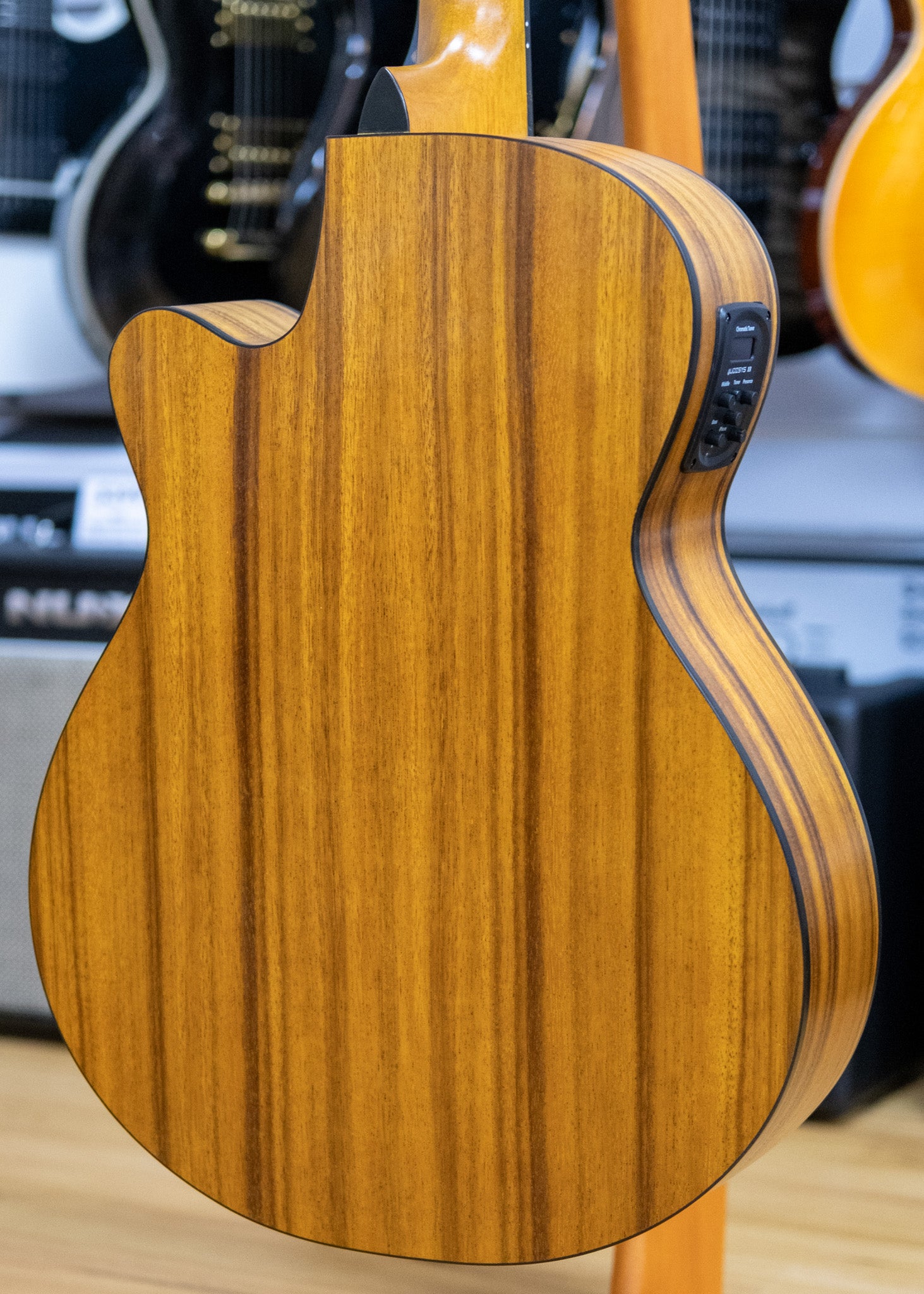 Martinez 41 Series Superfolk Acoustic Electric Guitar (Spruce/Koa)