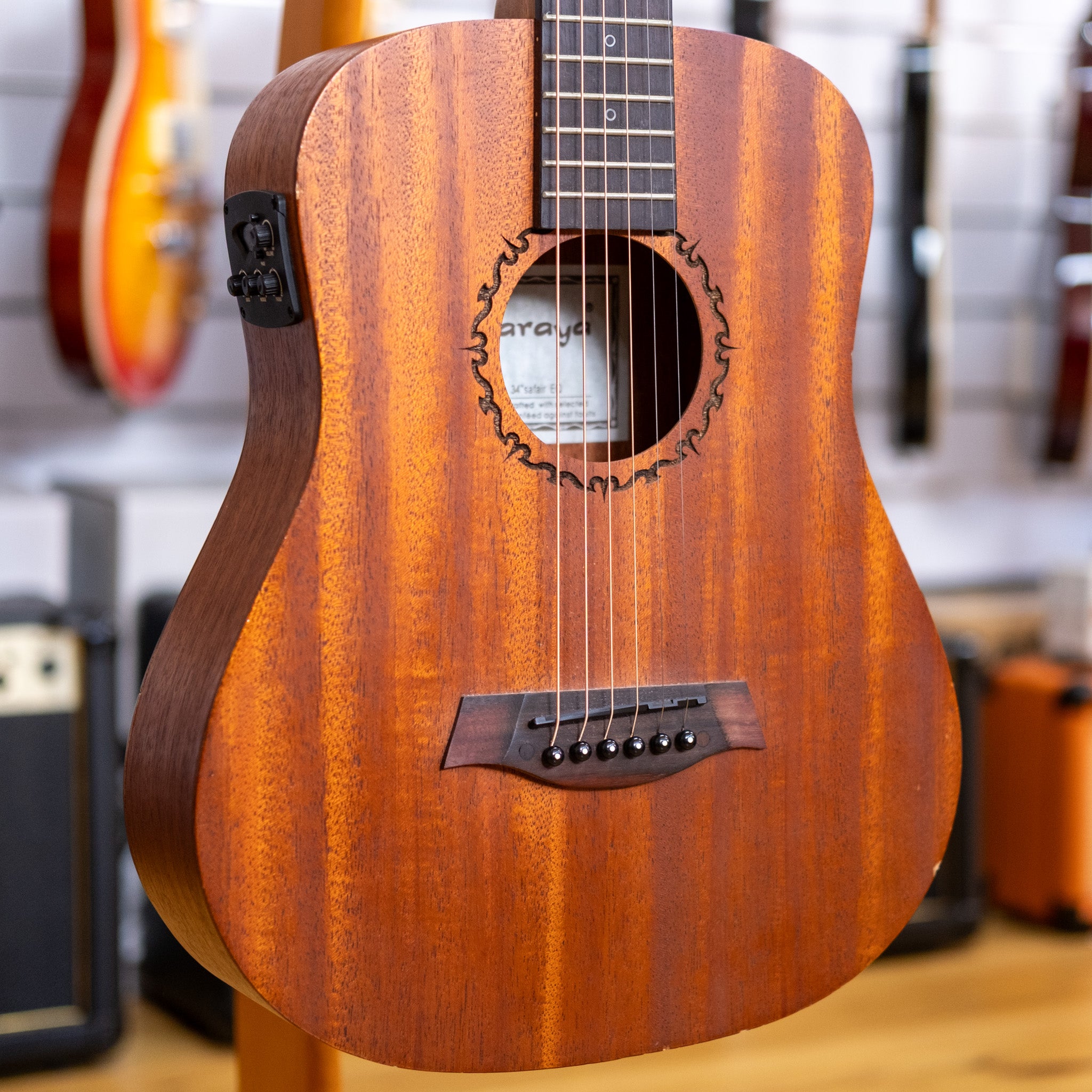 Caraya 34" Safair EQ Travel Acoustic Electric Guitar (Pre-Owned, 2017)