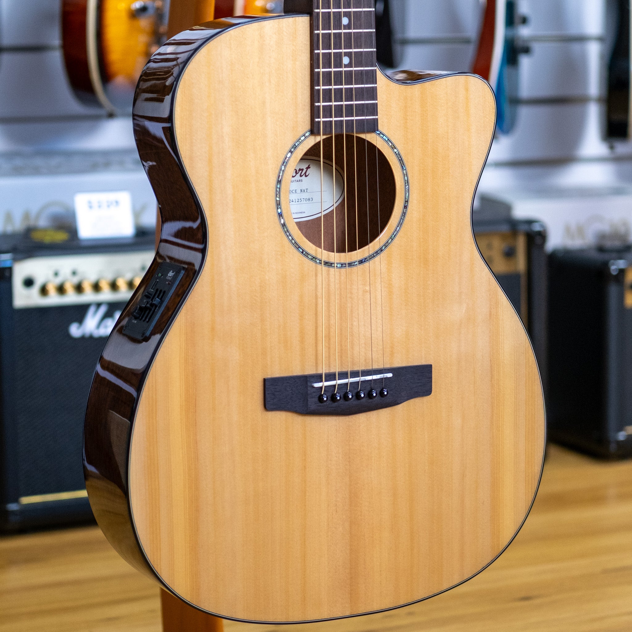 Cort Luce Series OM Acoustic Electric Guitar (Solid Spruce)