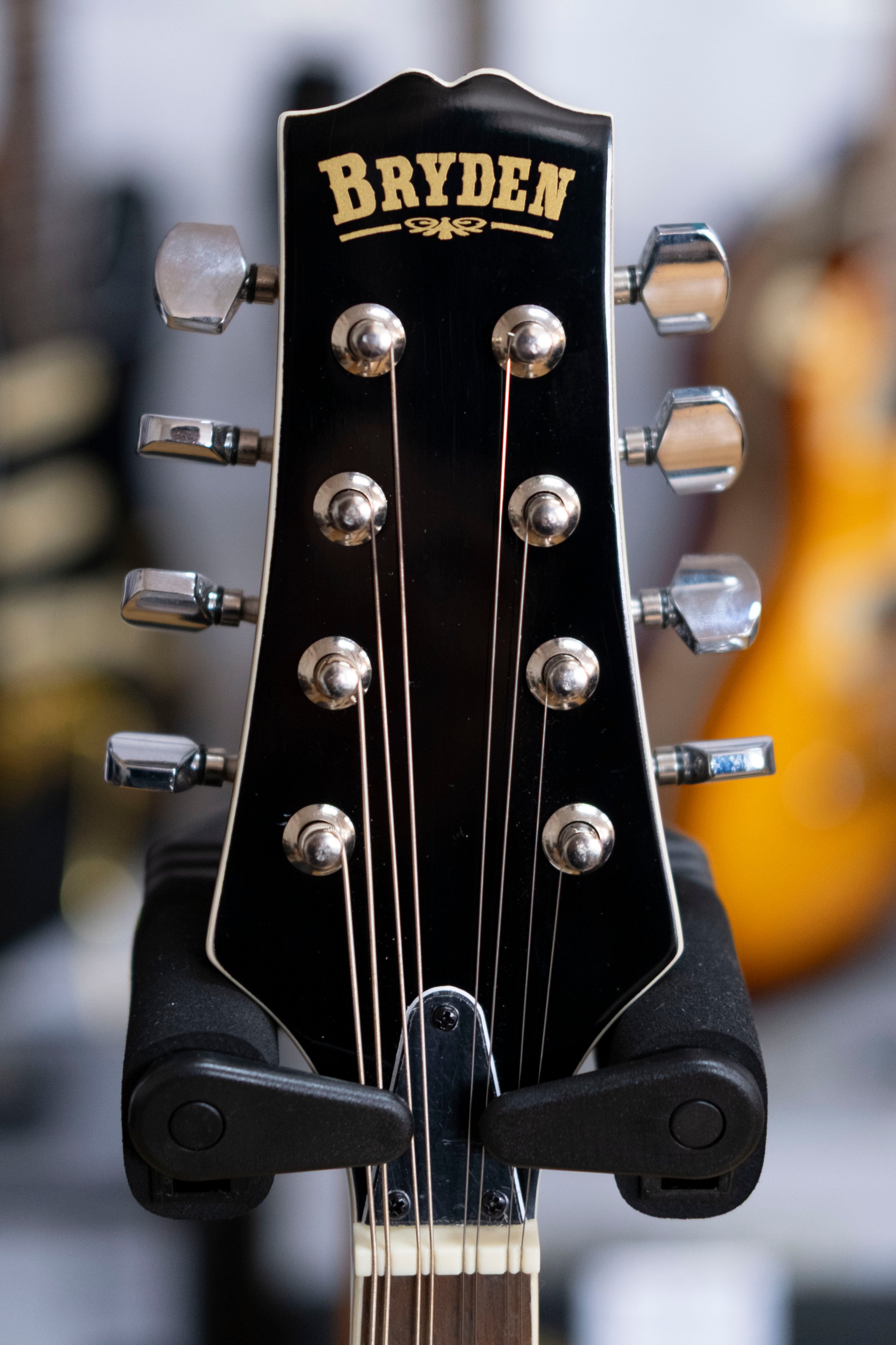 Bryden Archtop 'A' Style Mandolin (Tobacco Sunburst)