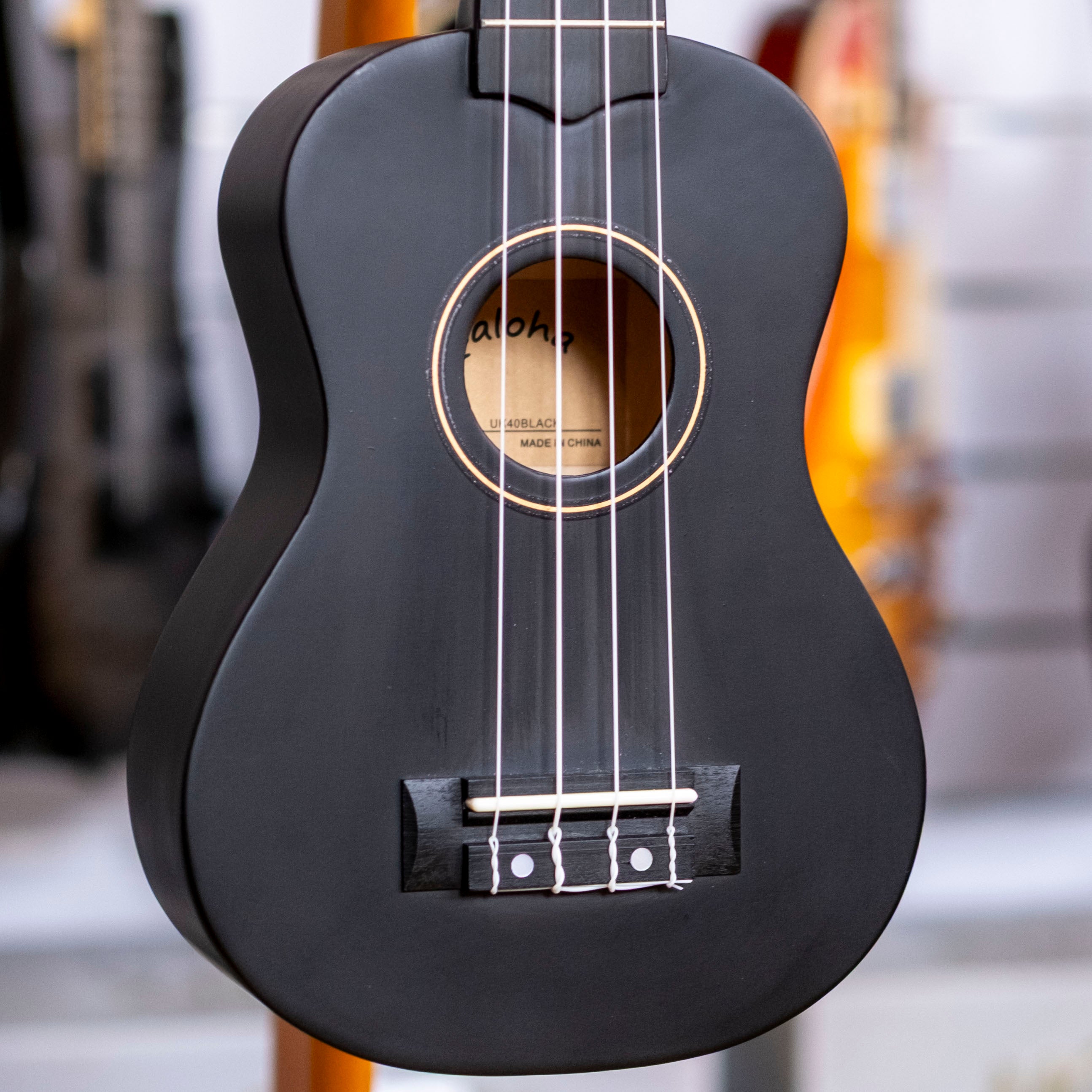 Kealoha Soprano Ukulele with Bag (Black)