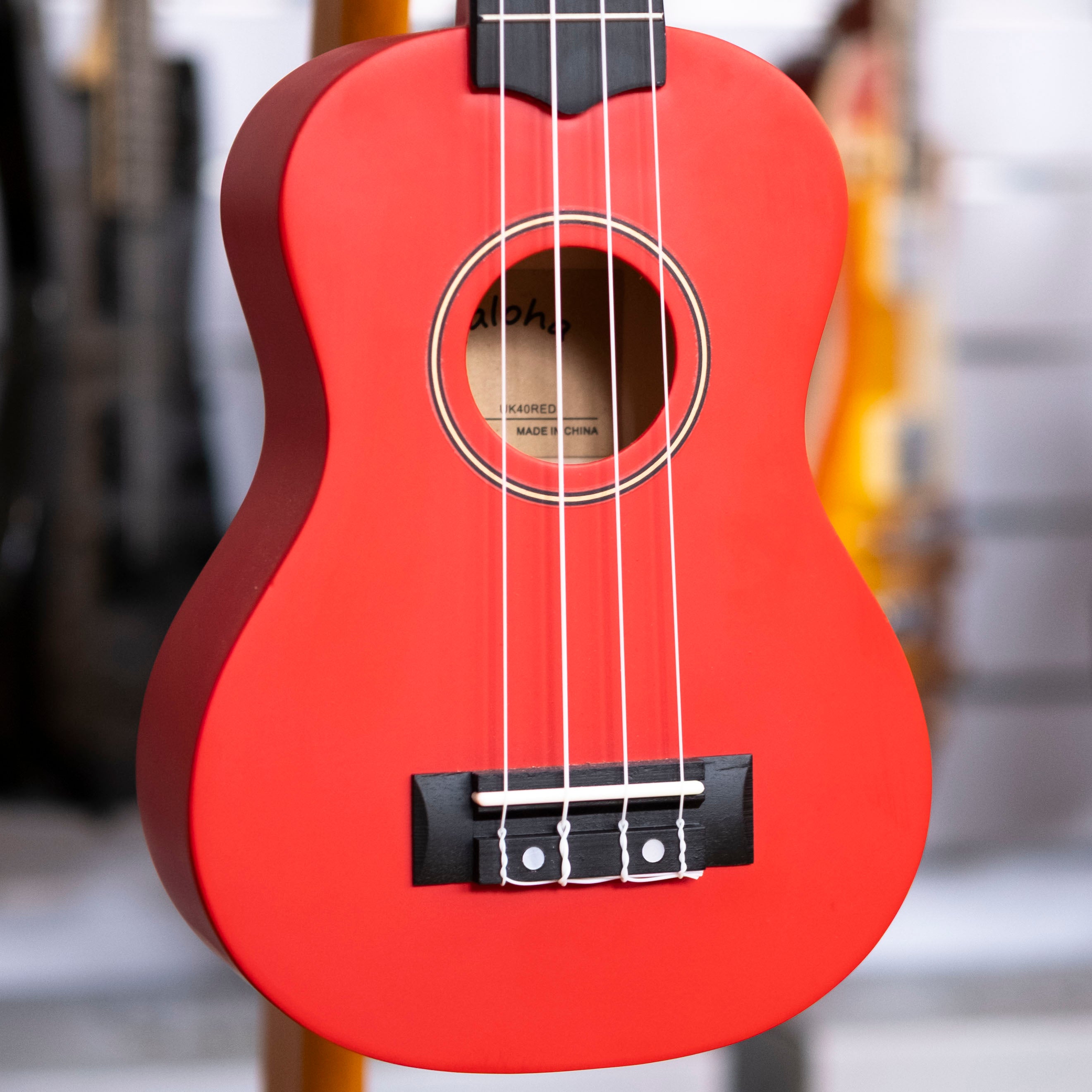 Kealoha Soprano Ukulele with Bag (Red)