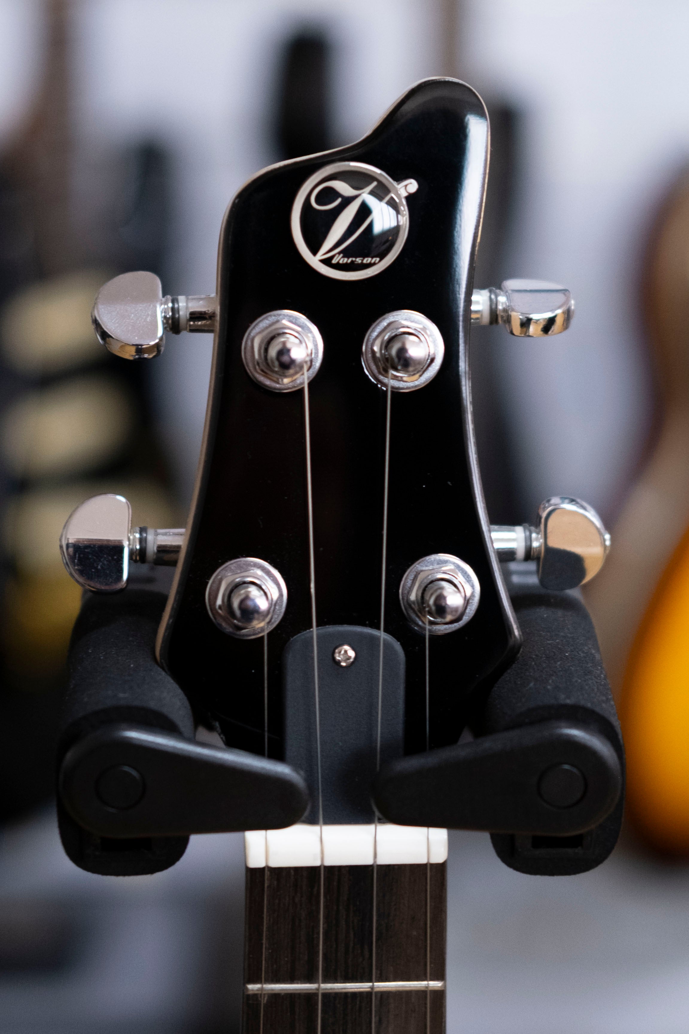 Vorson 'LP' Style Solid Body Electric Tenor Ukulele with Bag (Black)