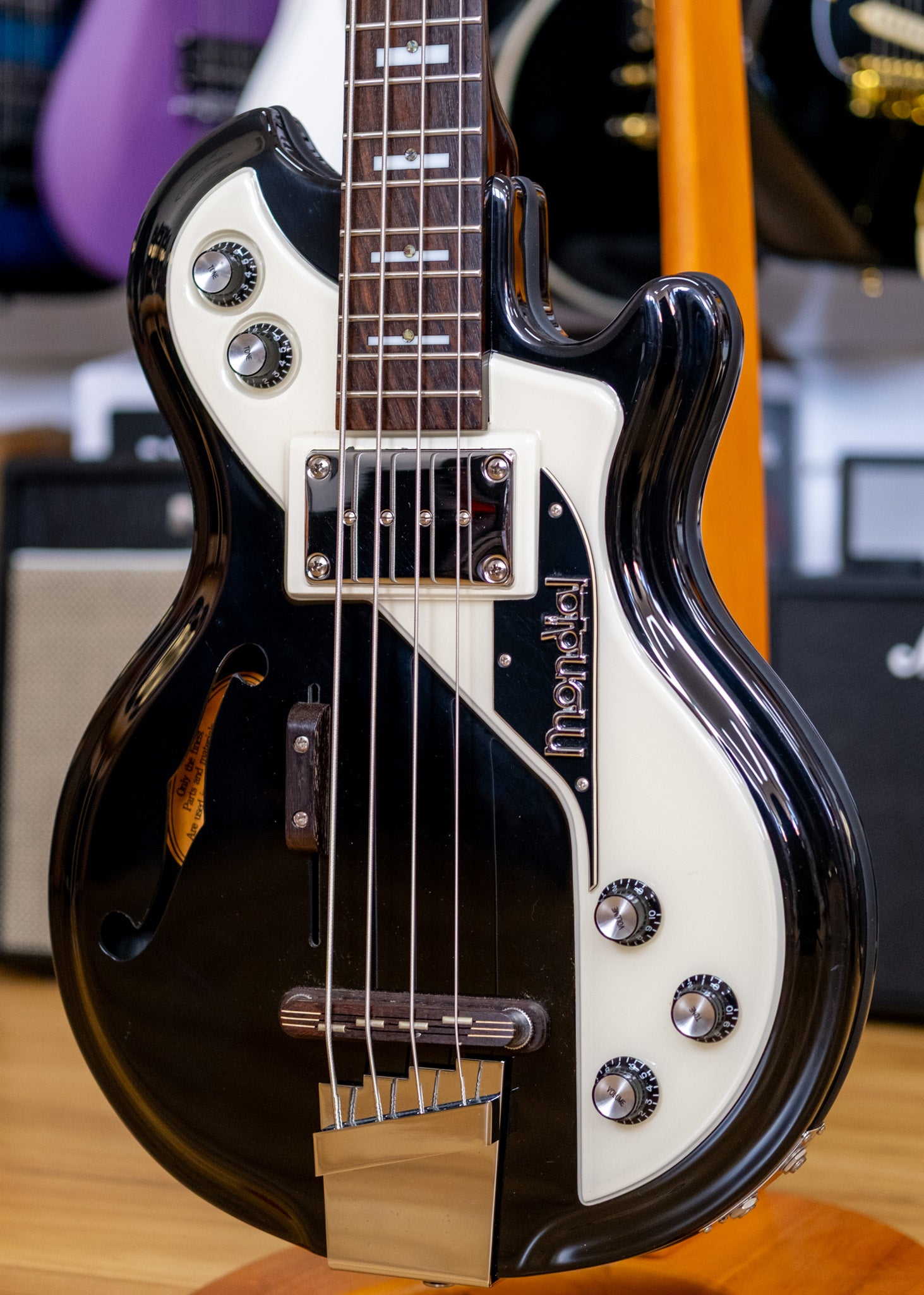 Italia Mondial Classic Bass Guitar (Black) (Pre-Owned, 2012 MIK)