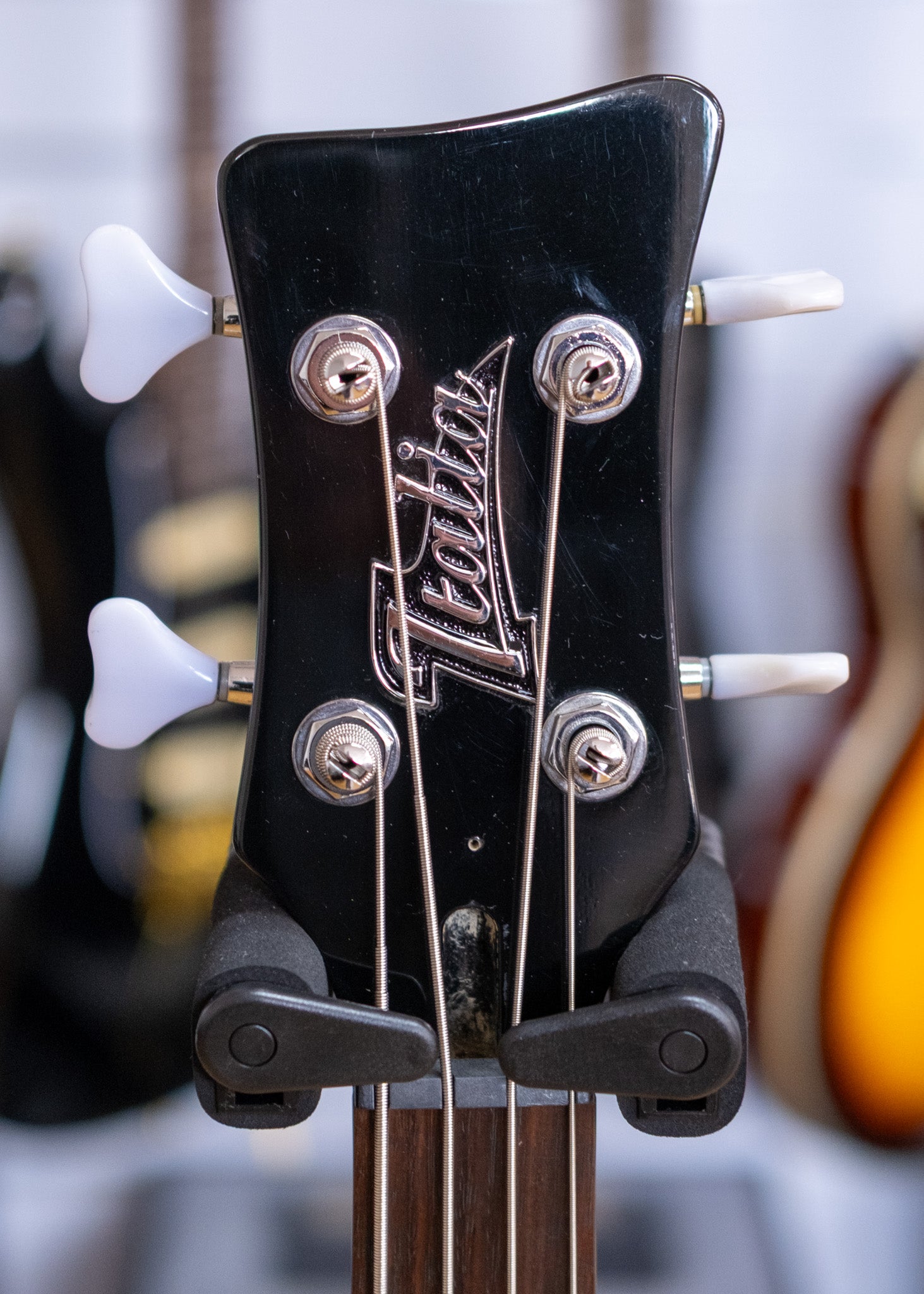 Italia Mondial Classic Bass Guitar (Black) (Pre-Owned, 2012 MIK)