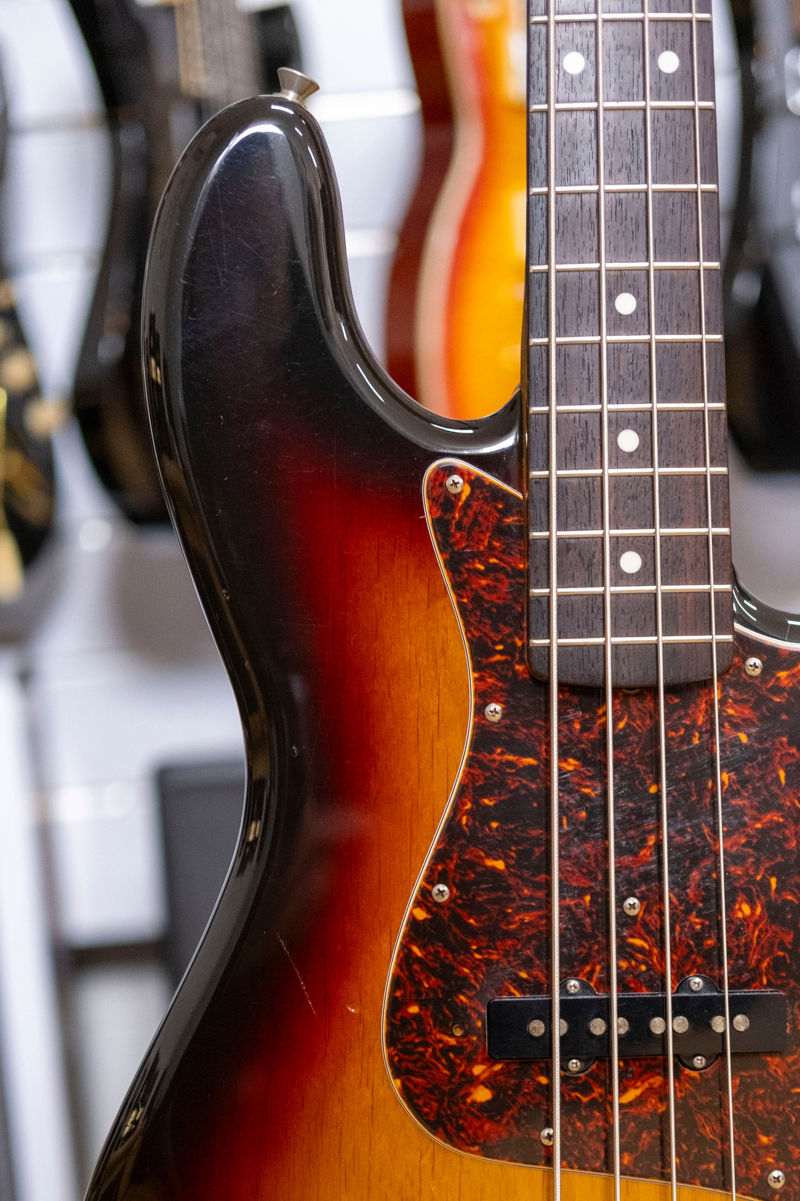 Fender JB-62 Jazz Bass Guitar (3-Tone Sunburst) (Pre-Owned, 2004 MIJ)