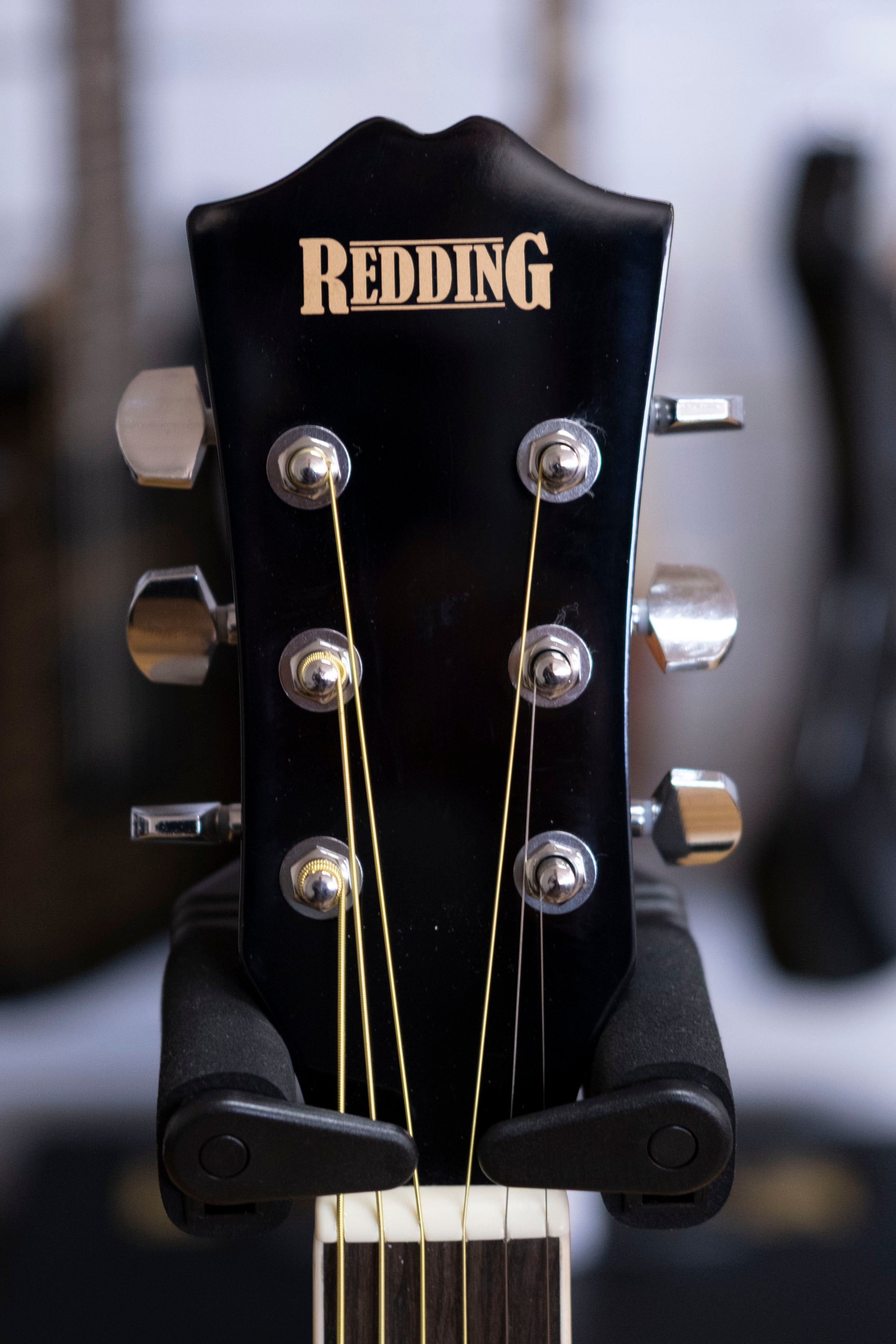 Redding RED50 Dreadnought Acoustic Guitar (Natural)
