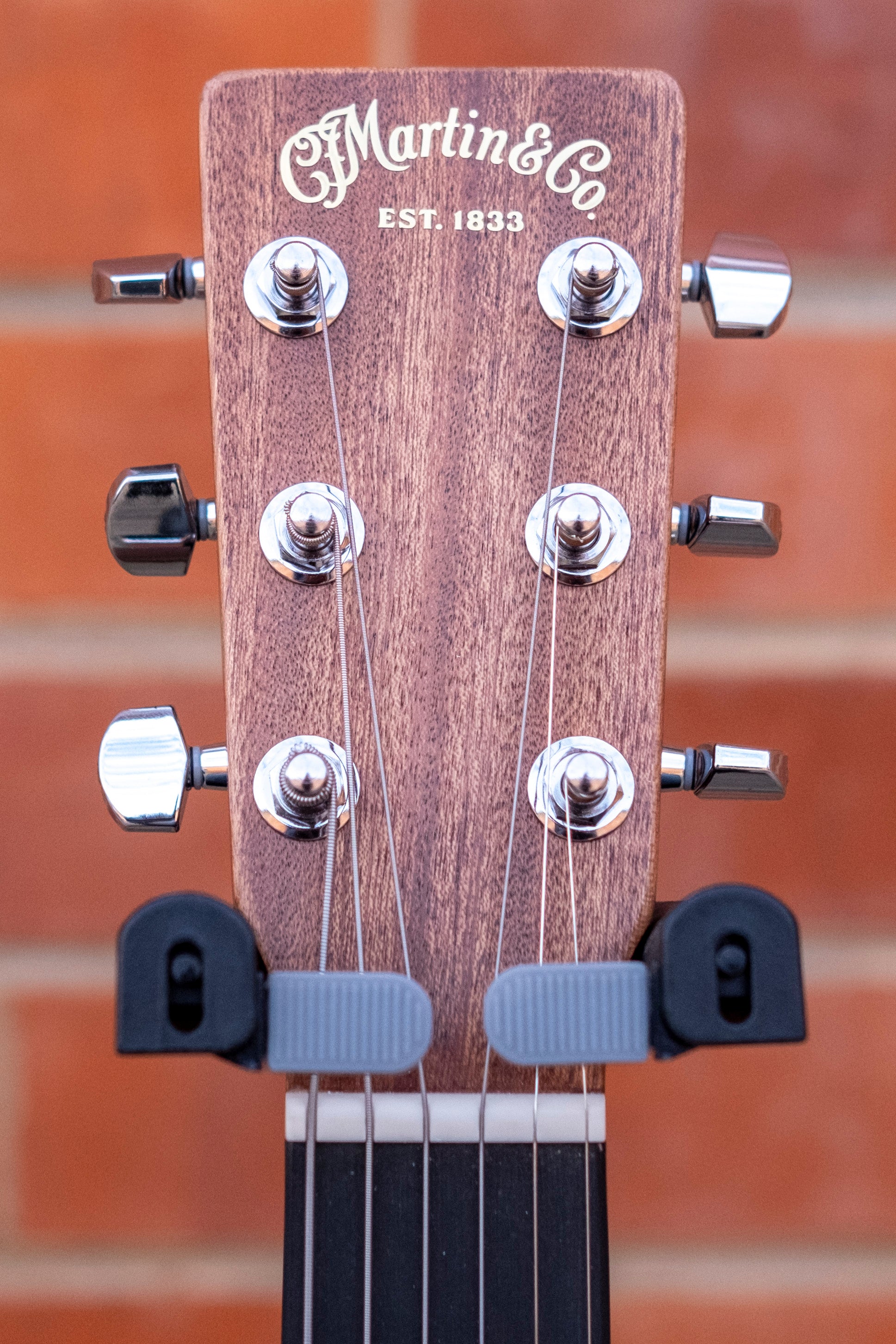 Martin Junior Series 000CJR-10E Cutaway Streetmaster Acoustic Electric Guitar (Sapele)