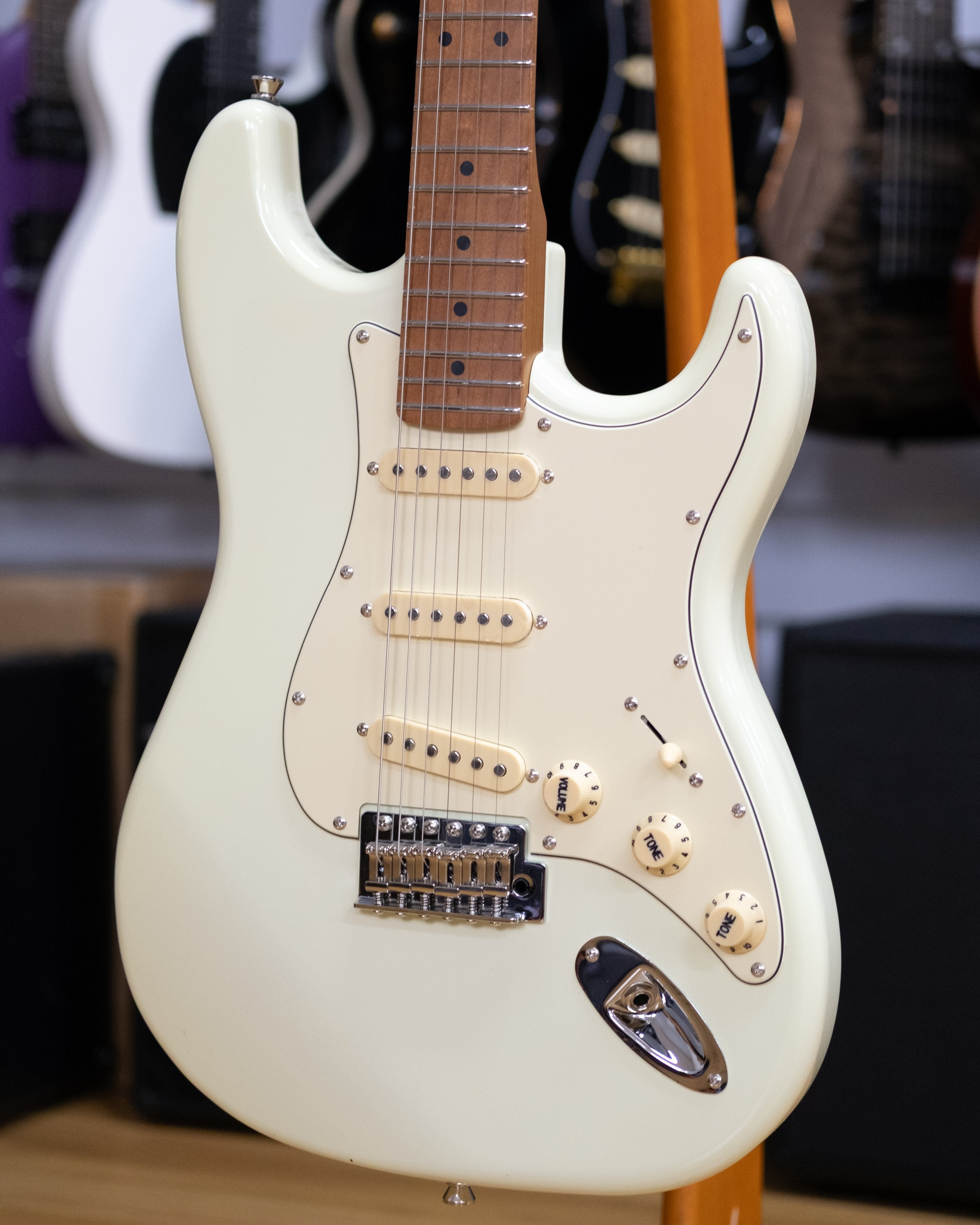 Jet JS-300 Electric Guitar (Olympic White)