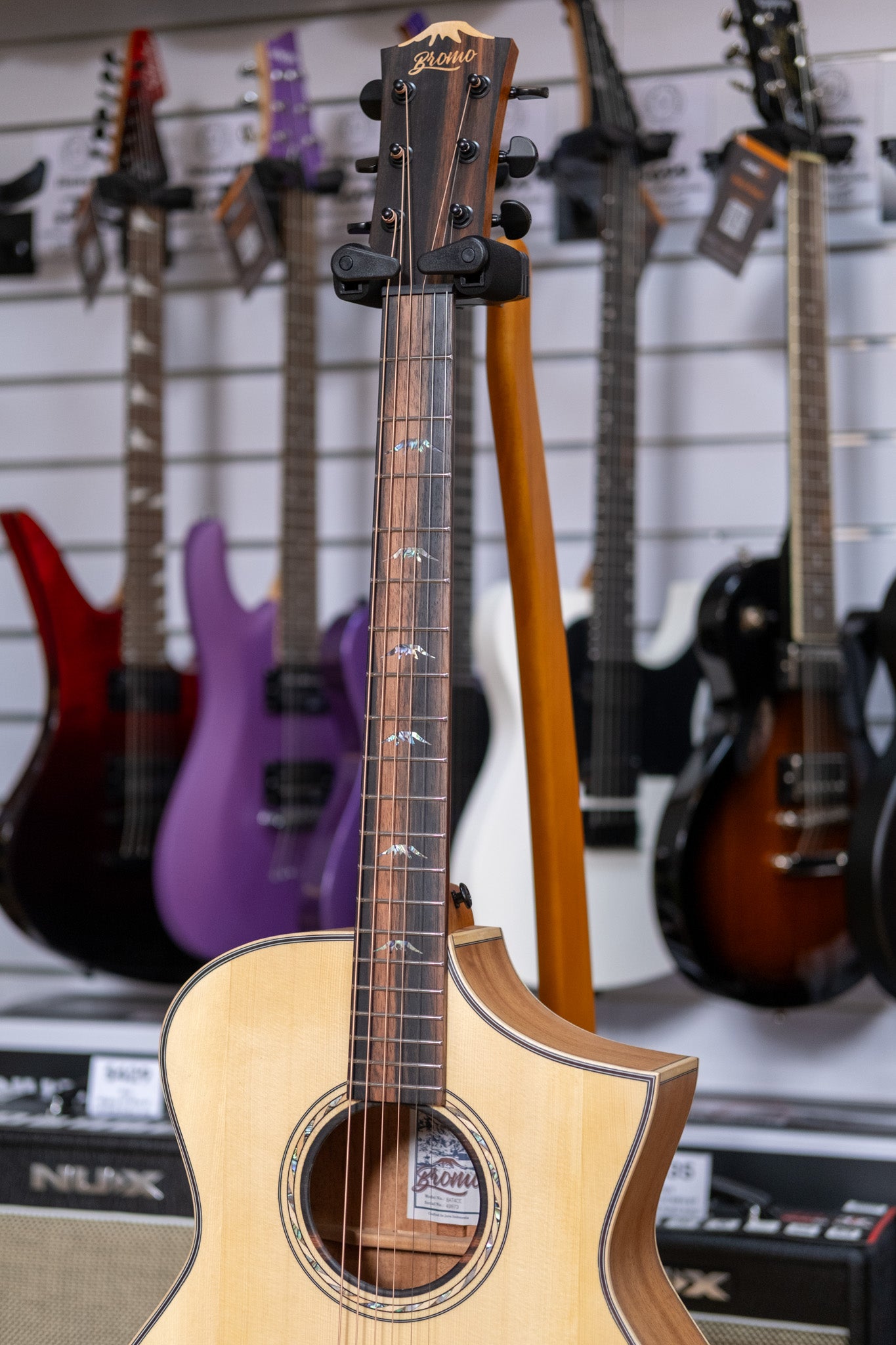 Bromo Tahoma Series Grand Auditorium Acoustic Electric Guitar (Solid Spruce Top)