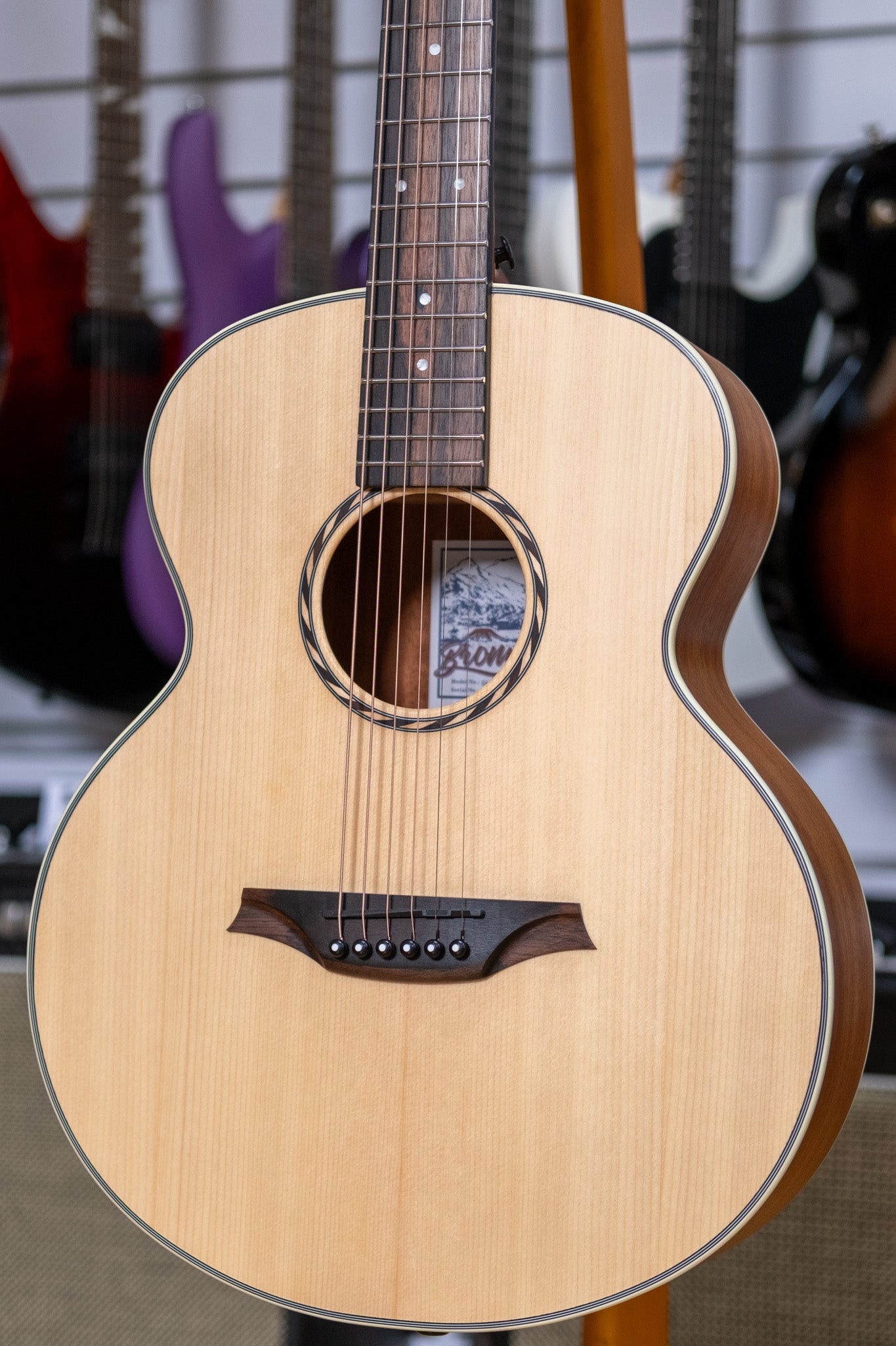 Bromo Appalachia Series Mini Jumbo Acoustic Guitar (Solid Spruce Top)