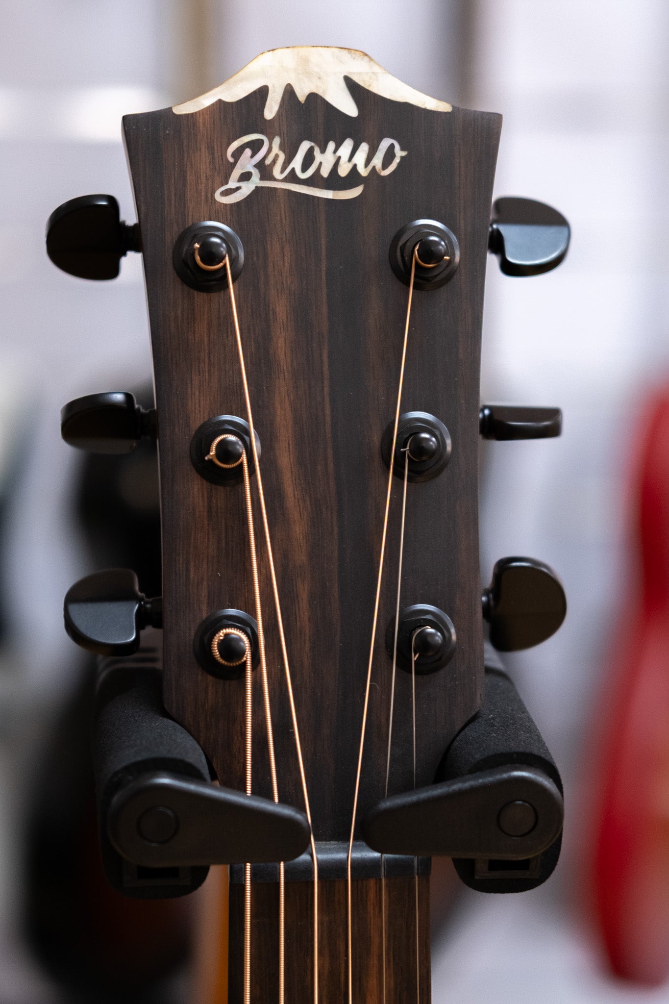 Bromo Rocky Mountain Series All Solid Acoustic Electric Guitar with Bag (Spruce/ Amara Ebony)