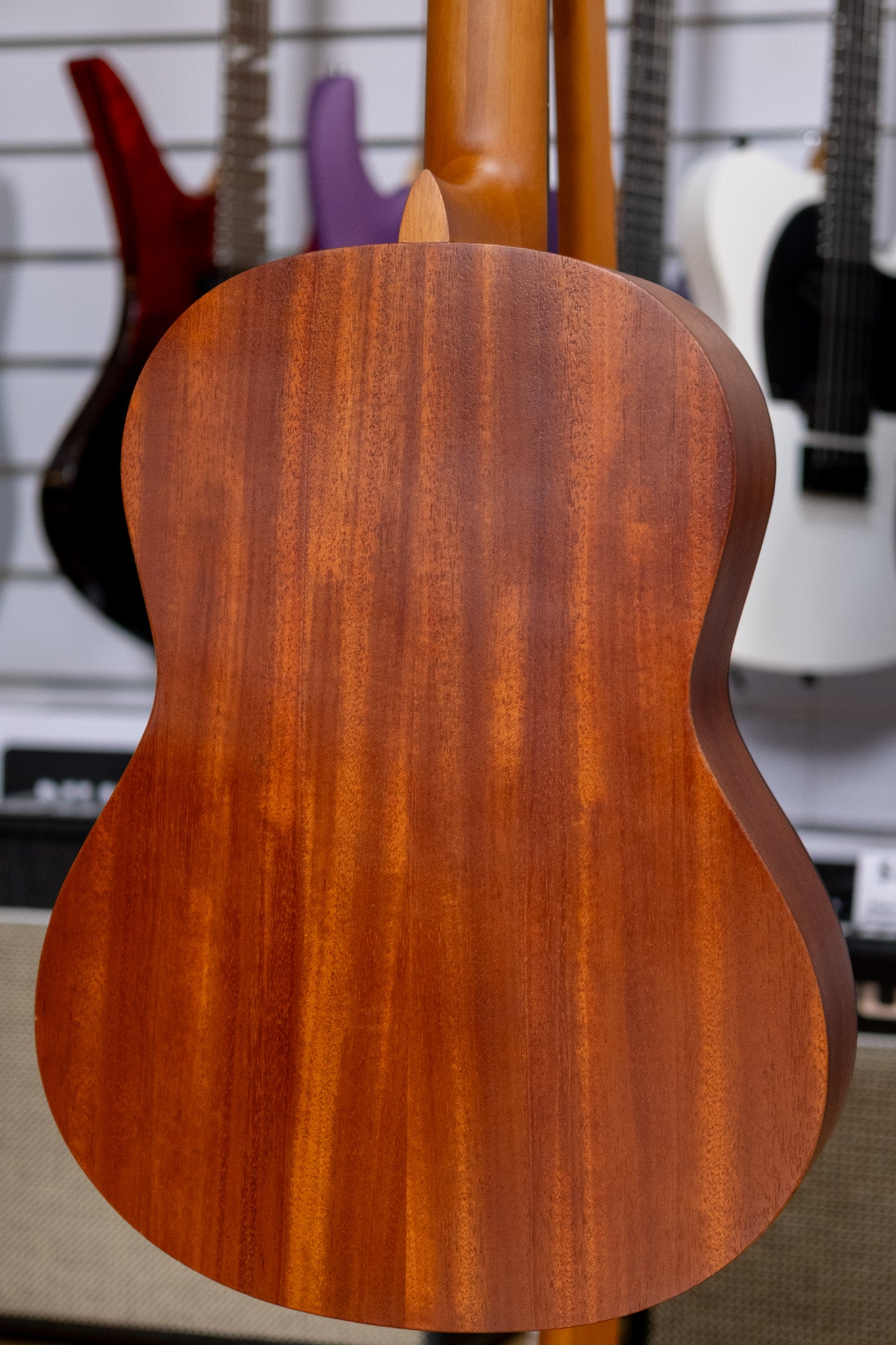 Valencia 200 Series 4/4 Size Nylon String Classical Guitar (Antique Natural)