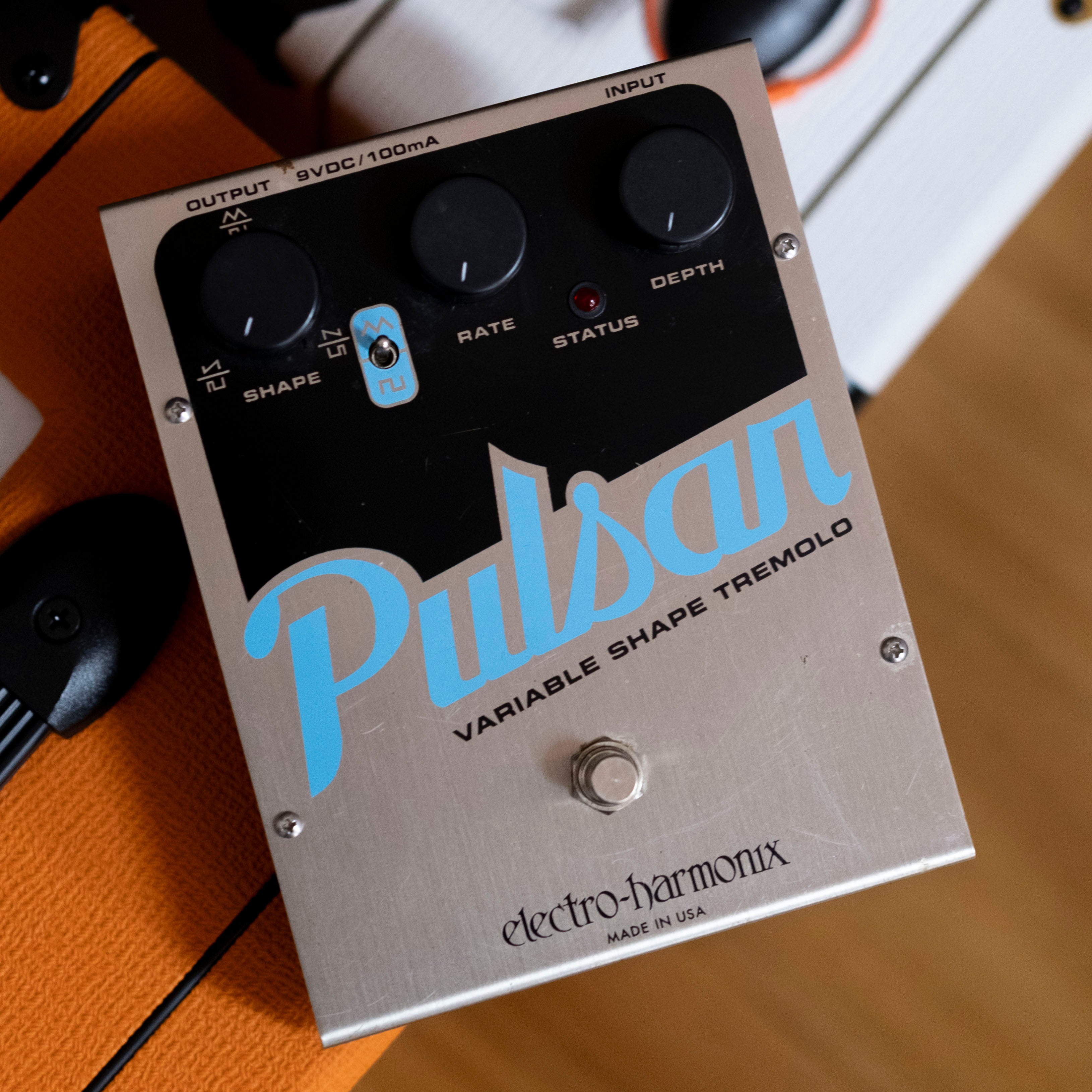electro harmonix tremolo pedal Electro Harmonix Pulsar Variable Shape Tremolo Pedal (Pre-Owned)