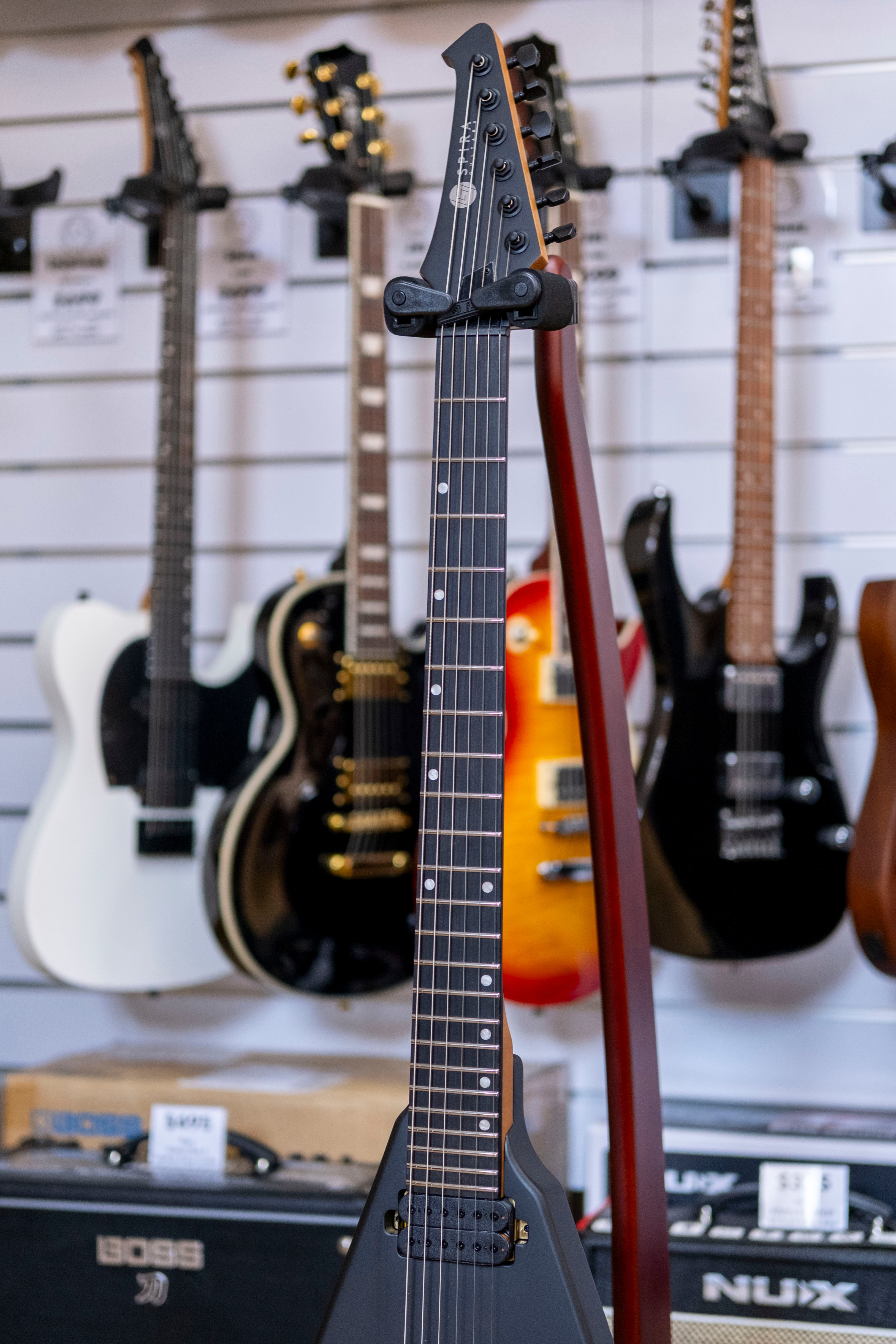 Spira V-400 Electric Guitar (Satin Black)