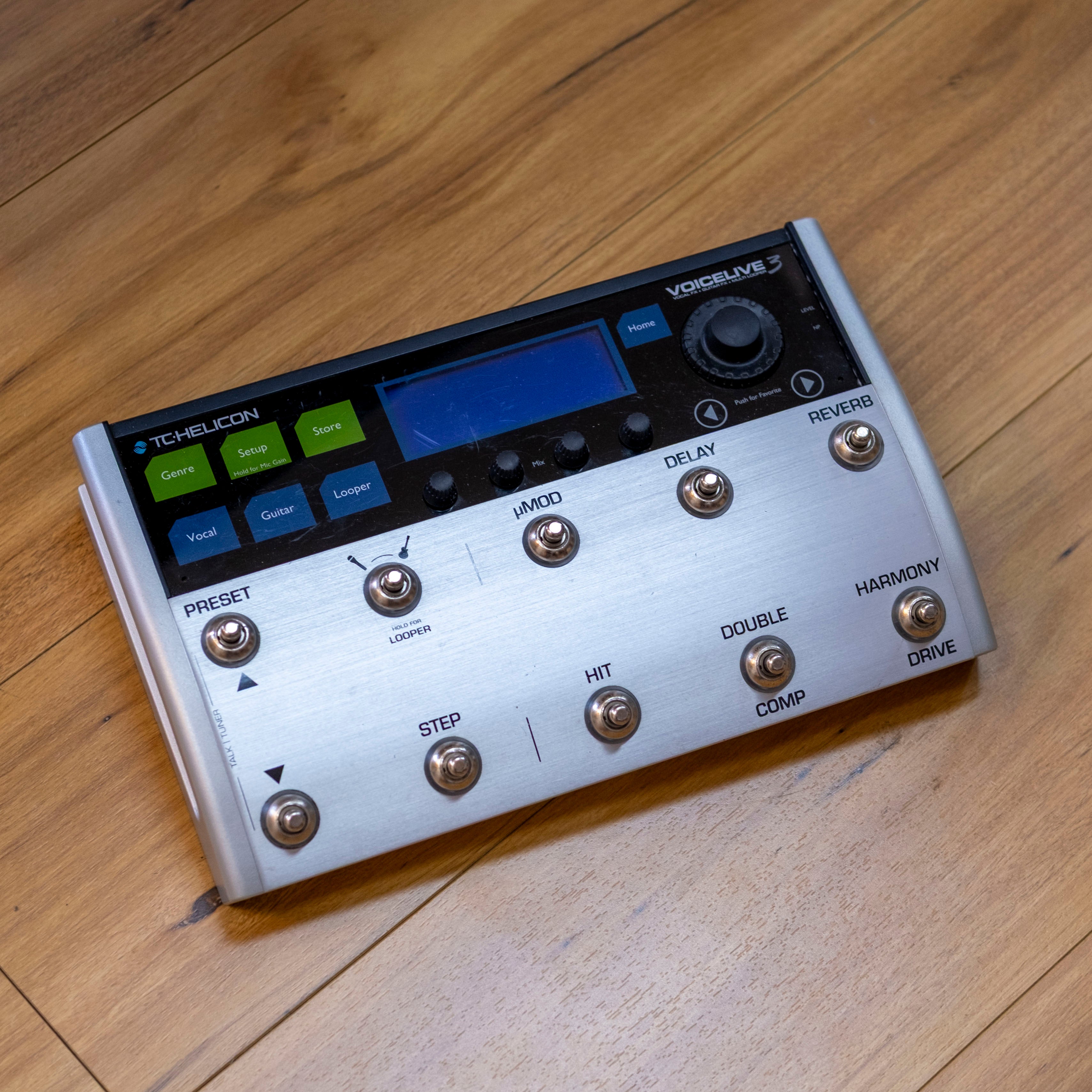 vocal fx pedal TC Helicon Voicelive 3 Vocal FX + Guitar FX + Multi Looper Pedal (Pre-