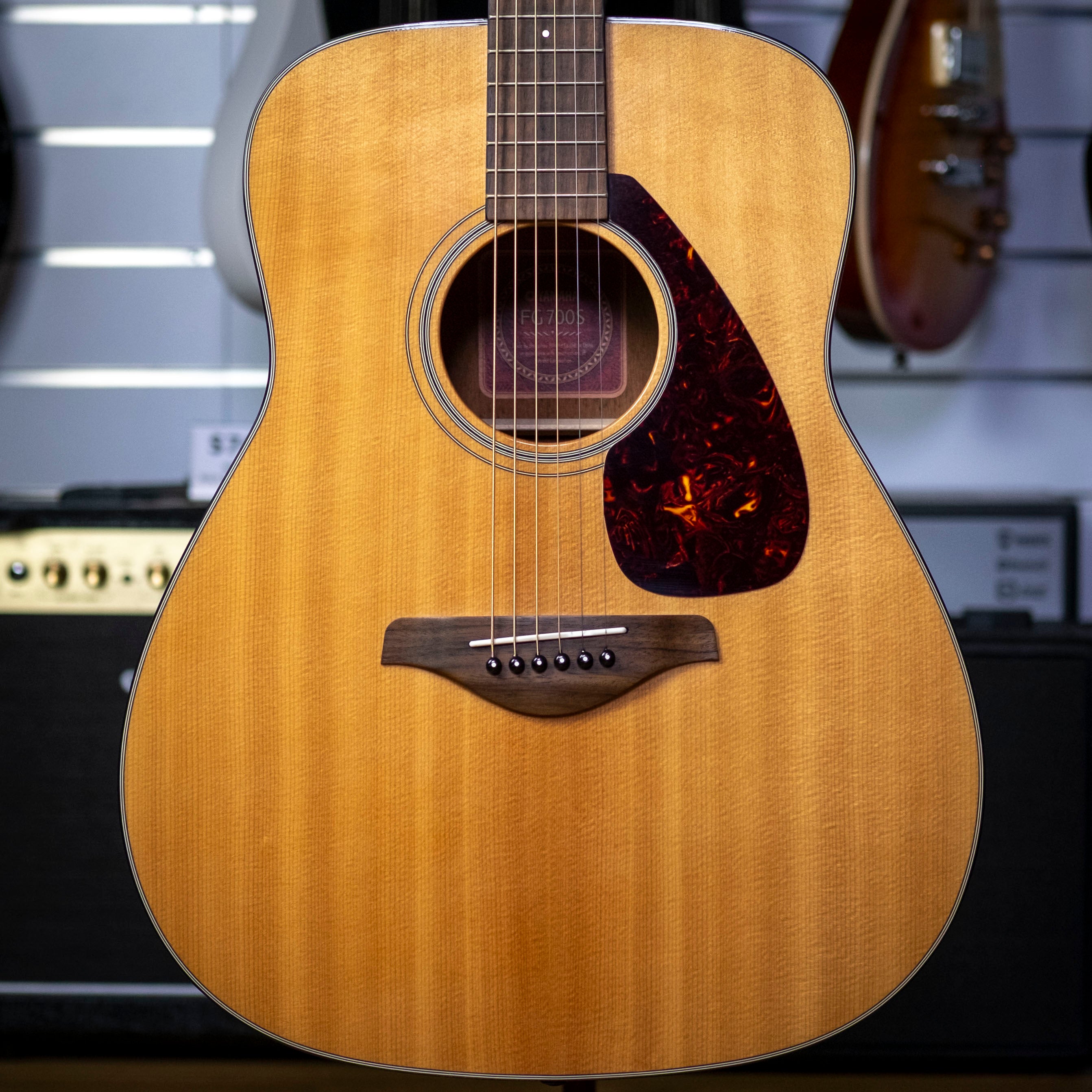 Yamaha FG-700S Folk Acoustic Guitar with Hardcase (Solid Spruce Top) (Pre-Owned)