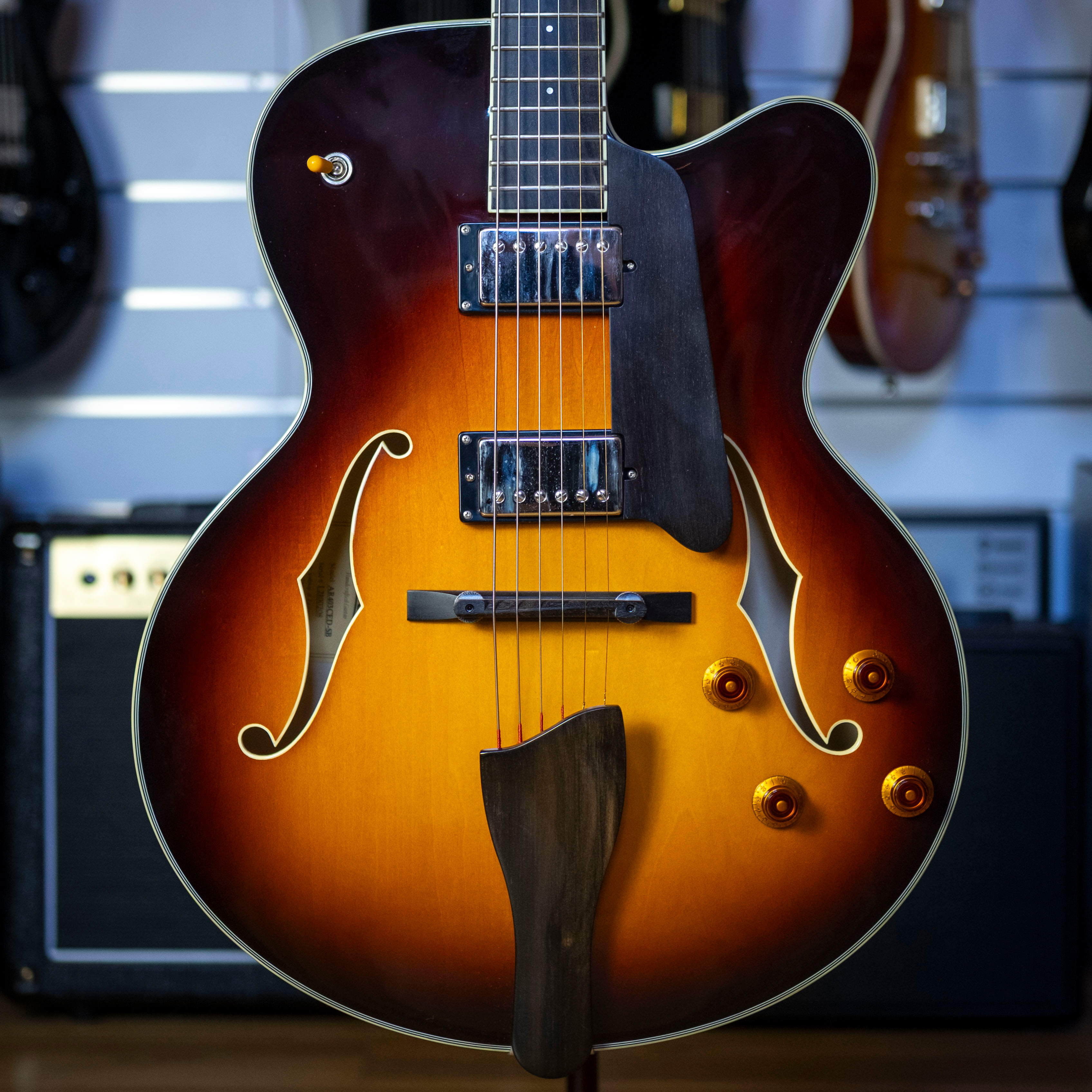 Eastman AR403CED Classic Archtop Electric Guitar with Hardcase (Pre-Owned, 2021)