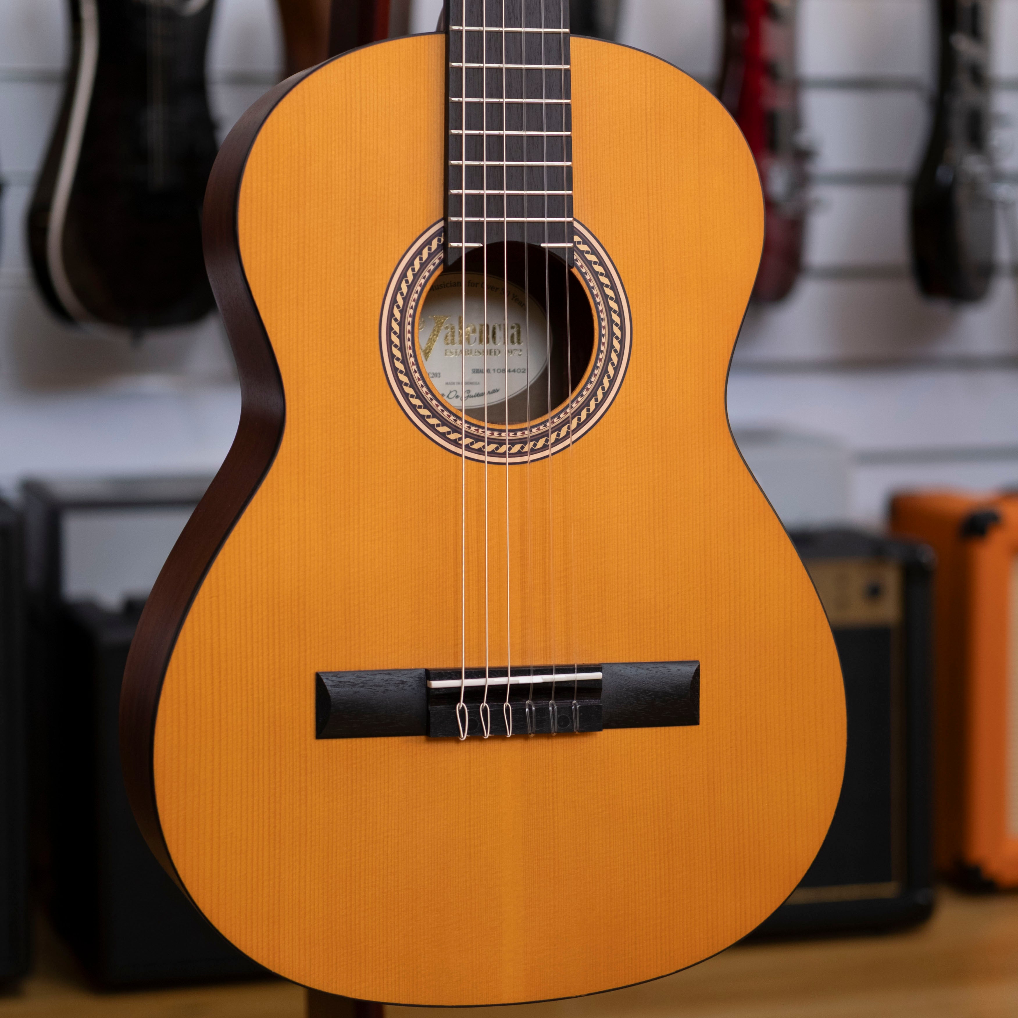 Valencia 200 Series 3/4 Size Nylon String Classical Guitar (Antique Natural)