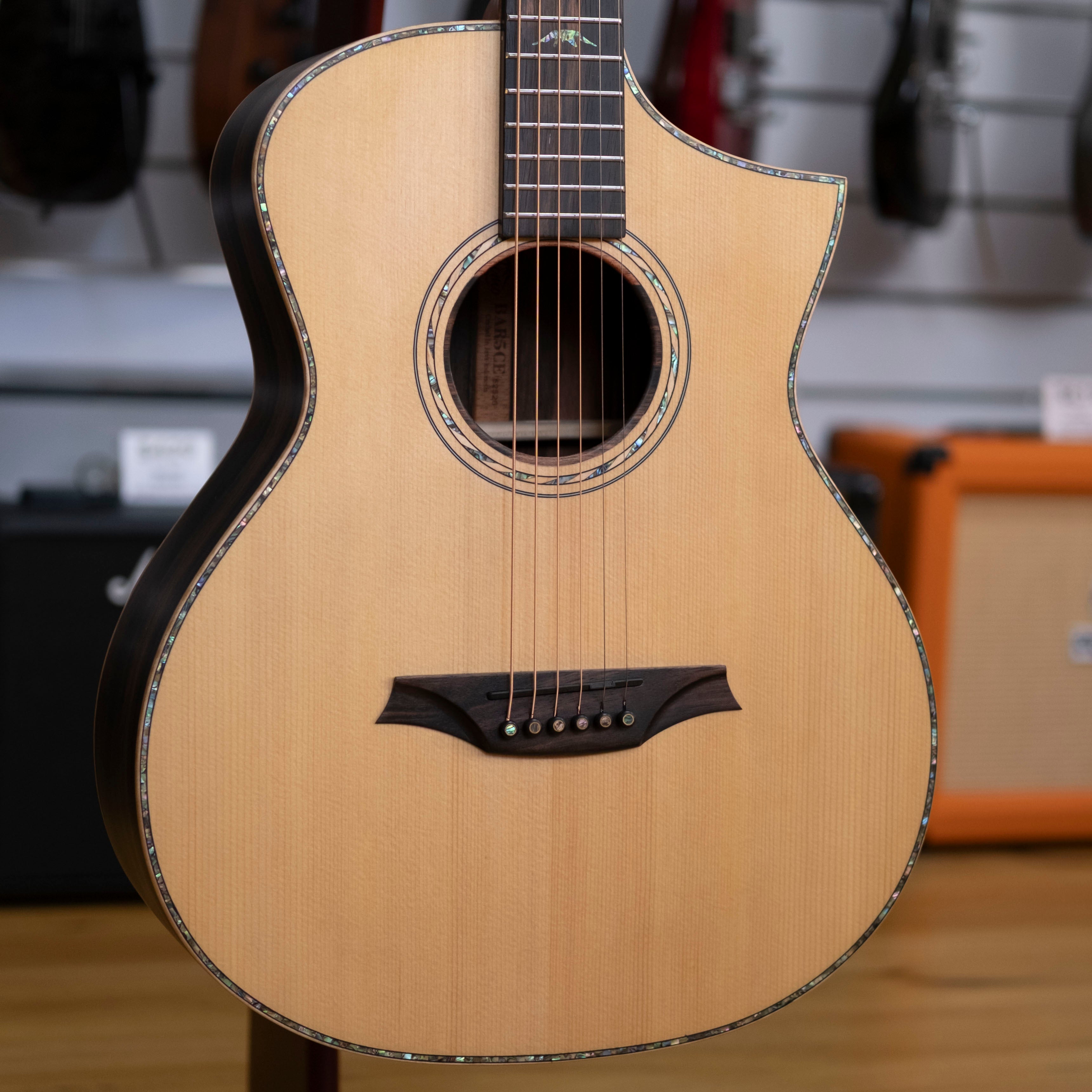 Bromo Rocky Series All Solid Acoustic Electric Guitar with Bag (Spruce/ Amara Ebony)