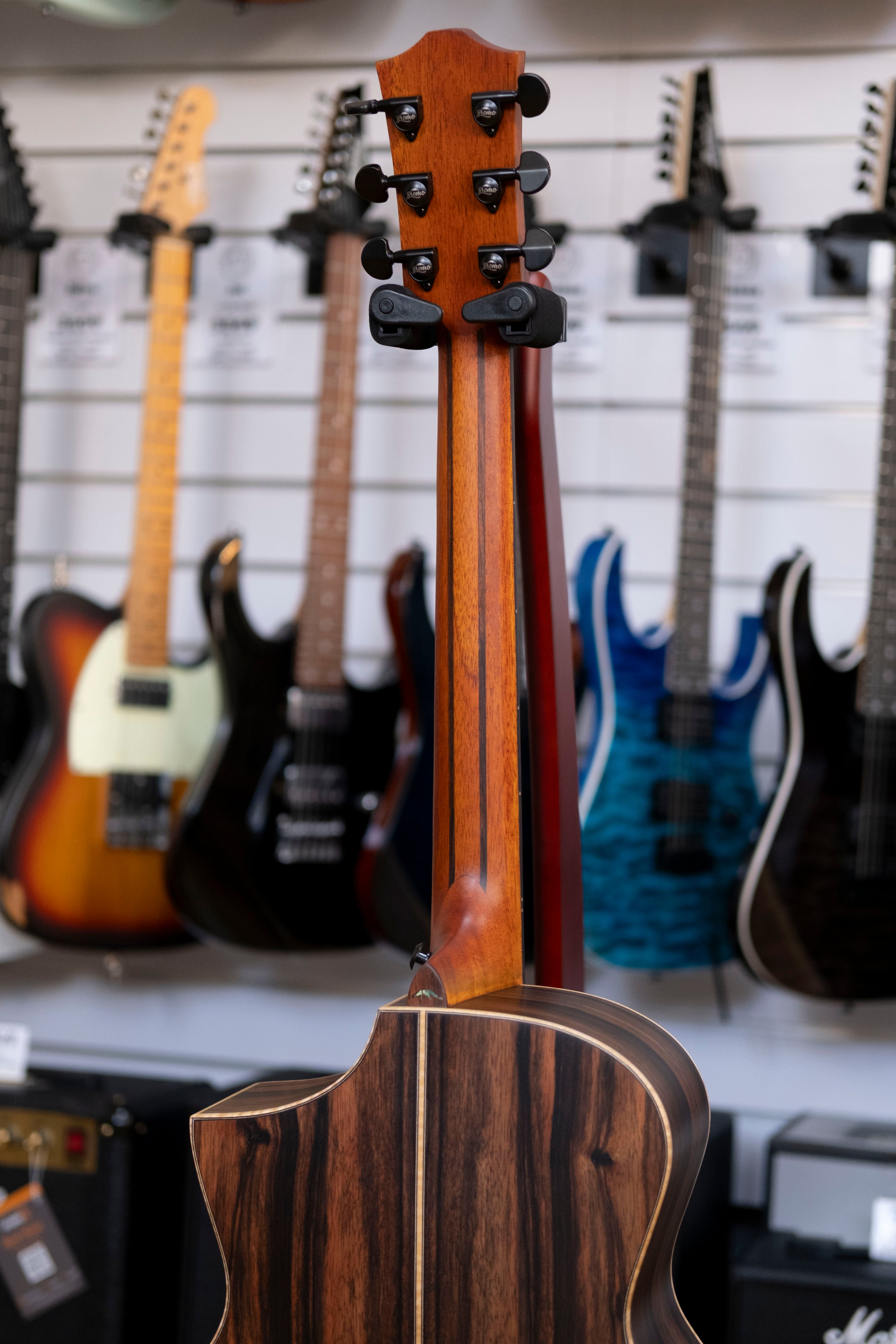 Bromo Rocky Series All Solid Acoustic Electric Guitar with Bag (Spruce/ Amara Ebony)