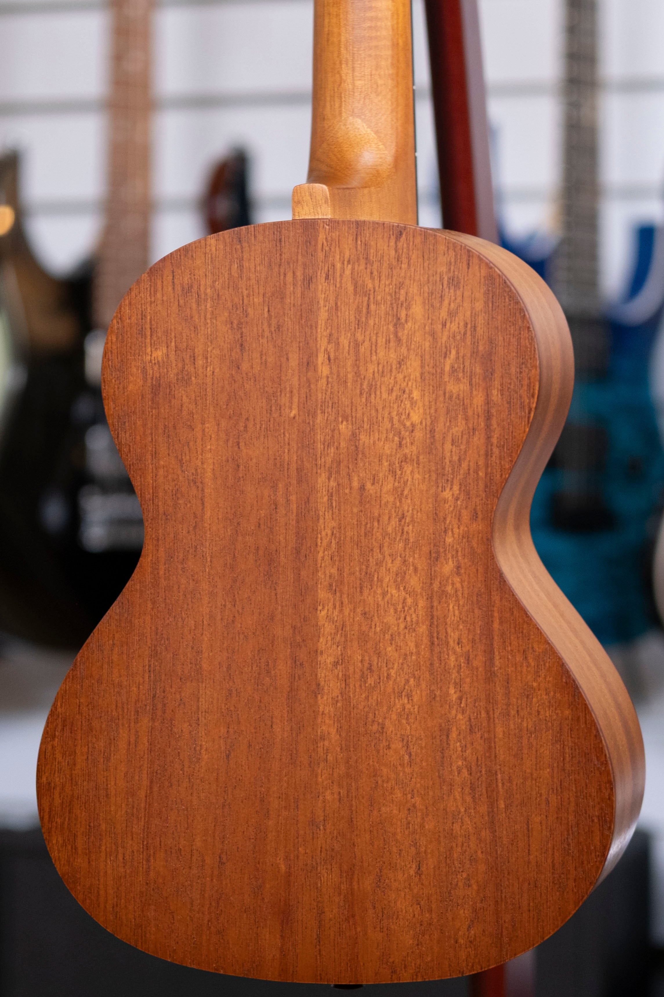 Makala Classic Tenor Ukulele (Mahogany)