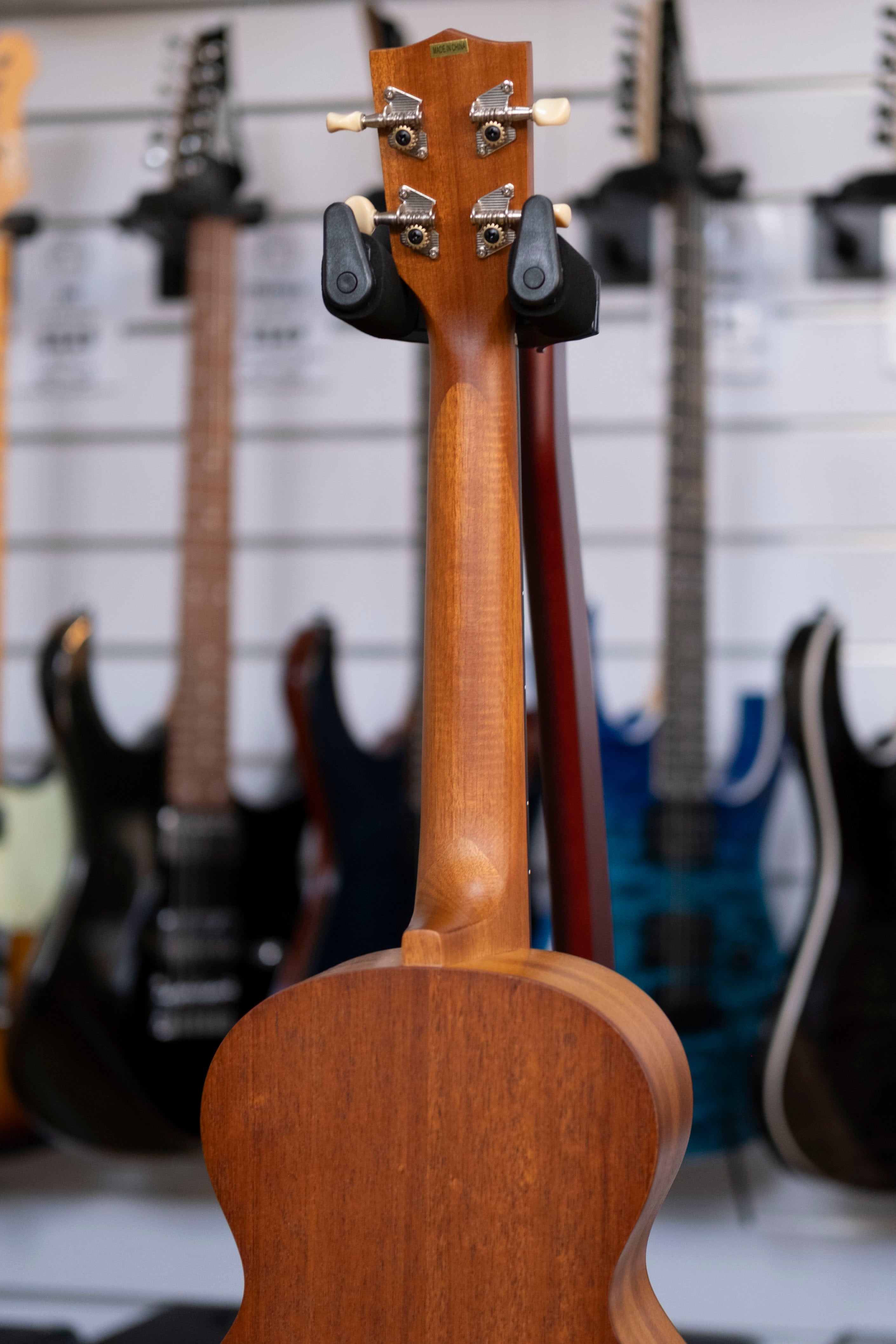 Makala Classic Tenor Ukulele (Mahogany)