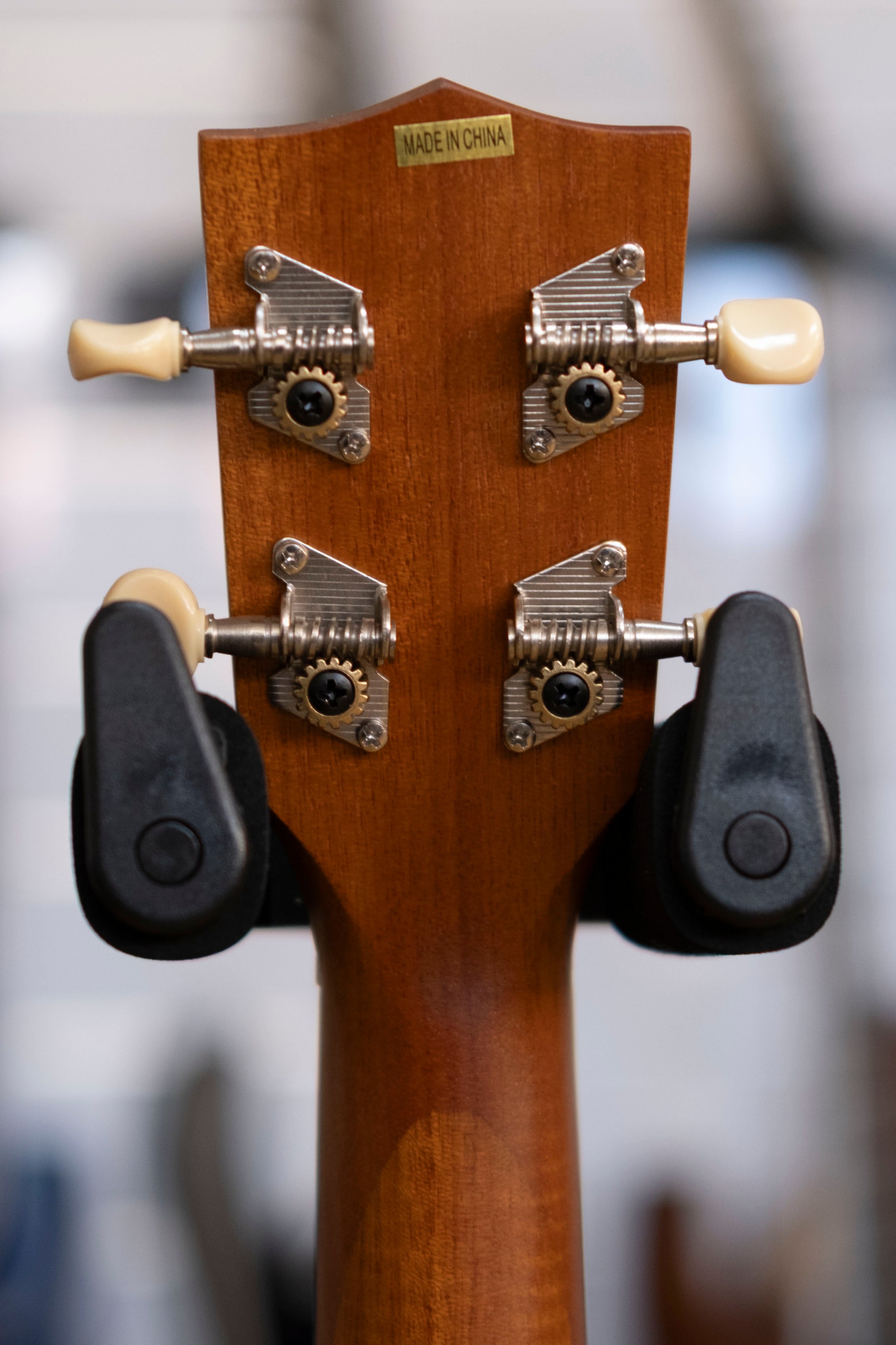 Makala Classic Tenor Ukulele (Mahogany)