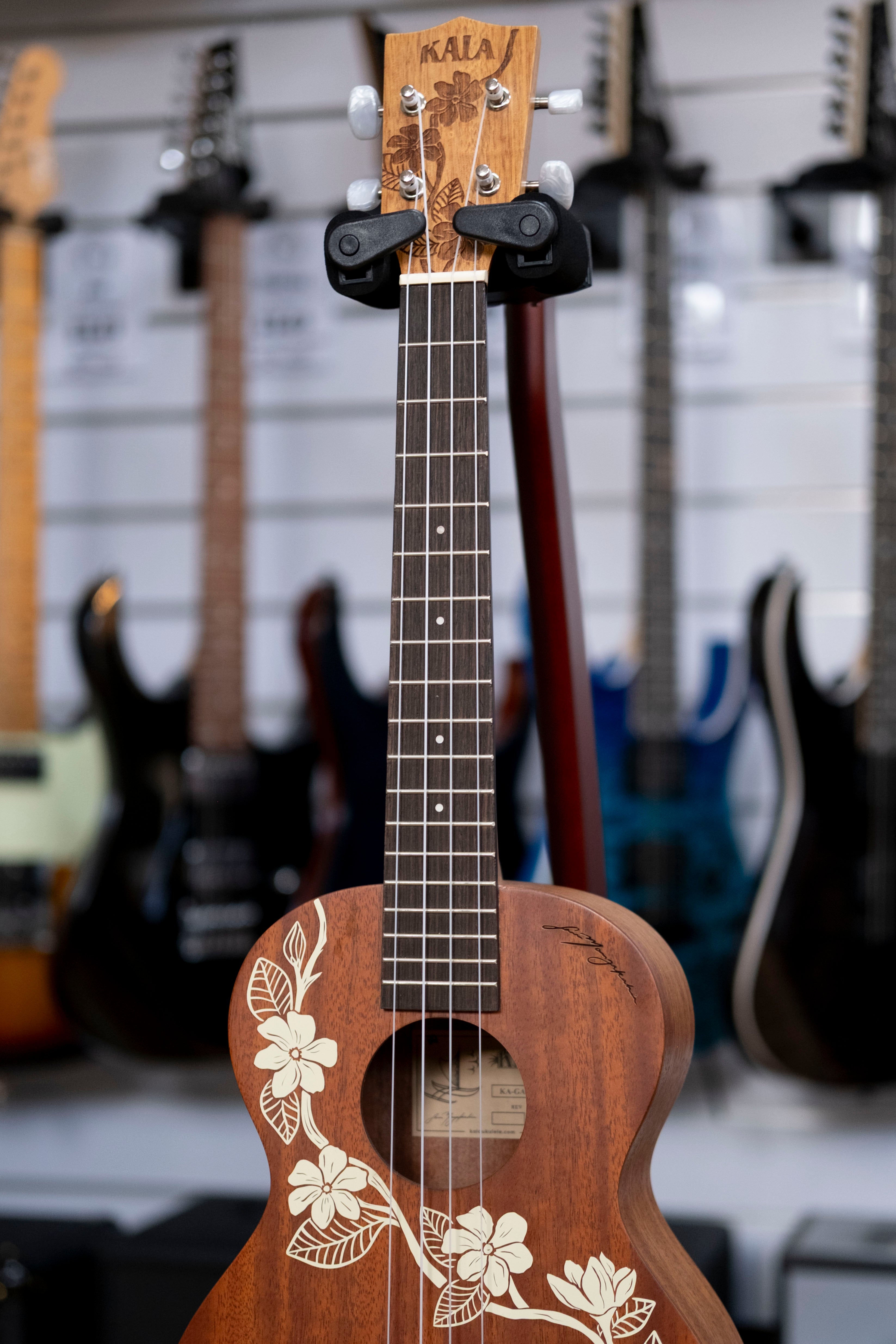 Kala Gardenia Tenor Ukulele with Bag (Mahogany)