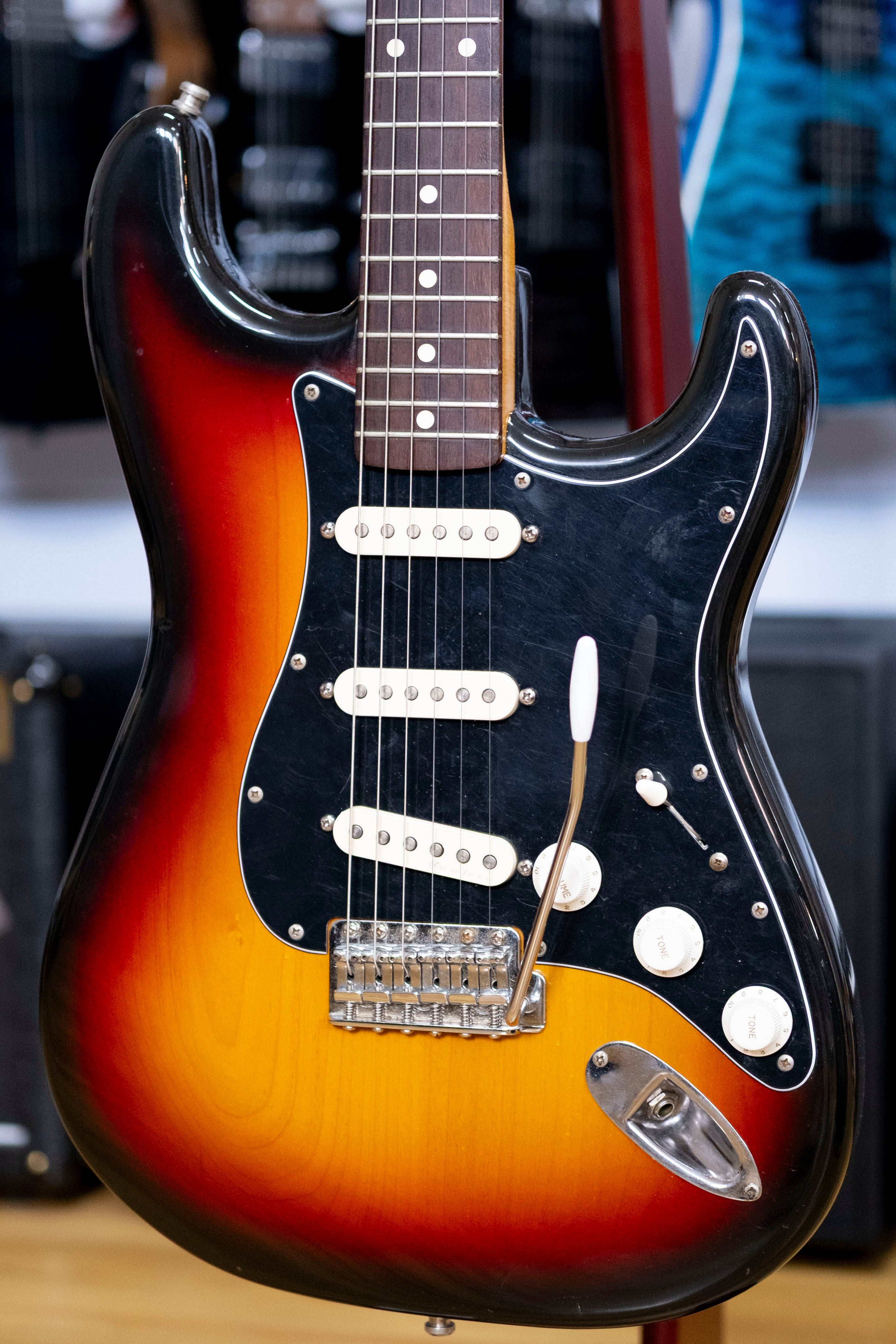 Bill Lawrence Challenger II Black '62 Electric Guitar (3-Tone Sunburst) (Pre-Owned, 1981 MIJ)