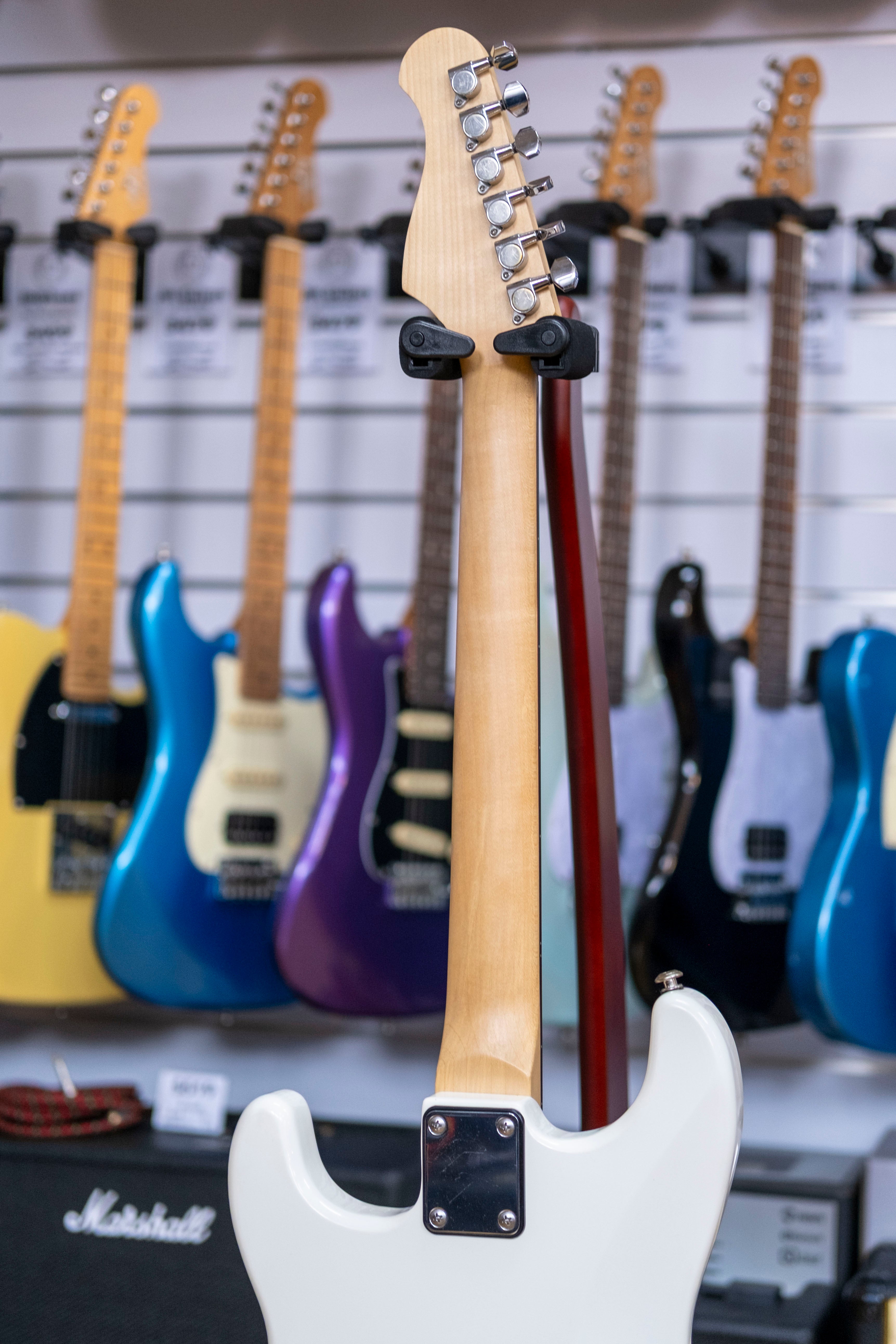 Haze E-211 Electric Guitar (Arctic White) (Pre-Owned)