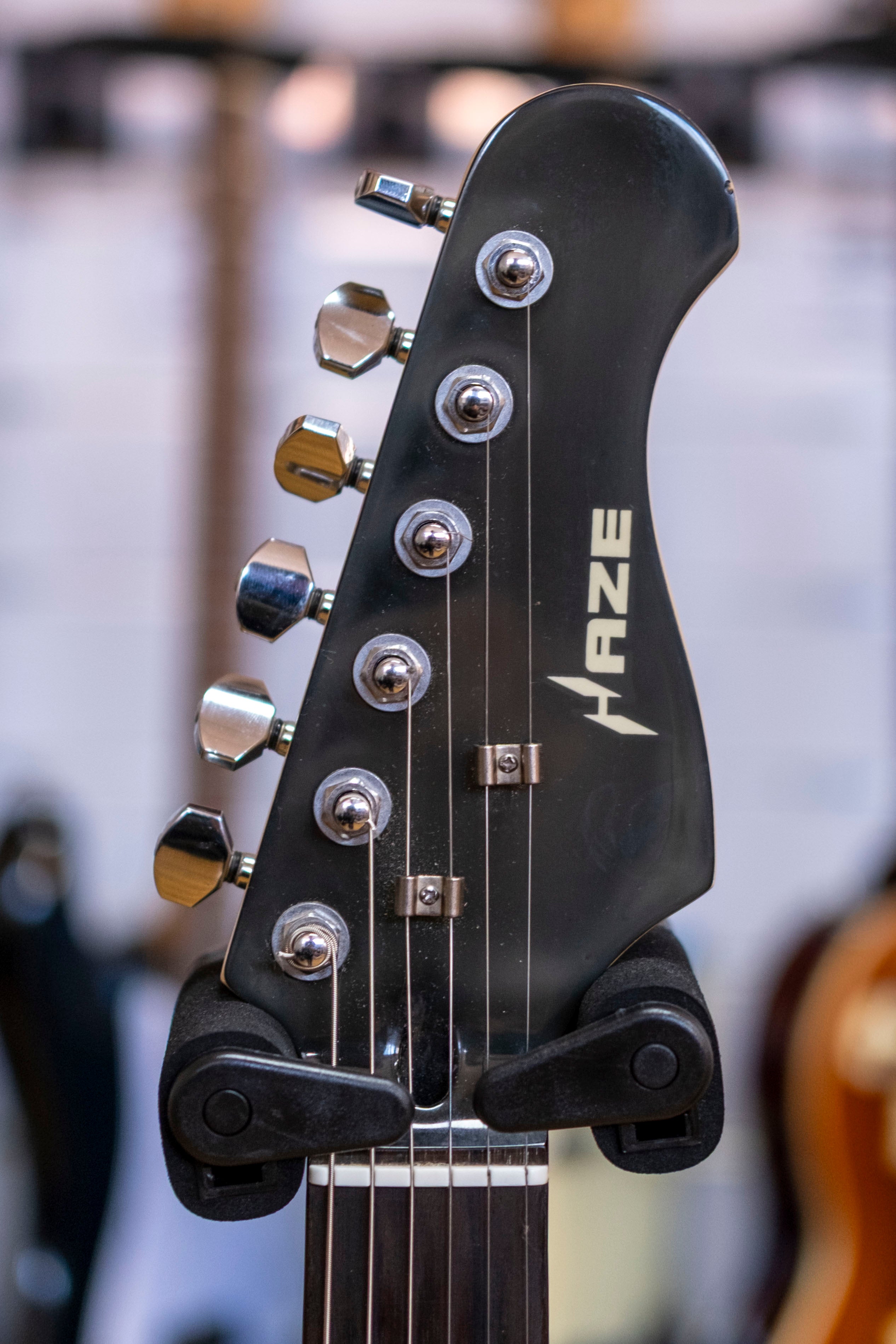 Haze E-211 Electric Guitar (Red Burst) (Pre-Owned)