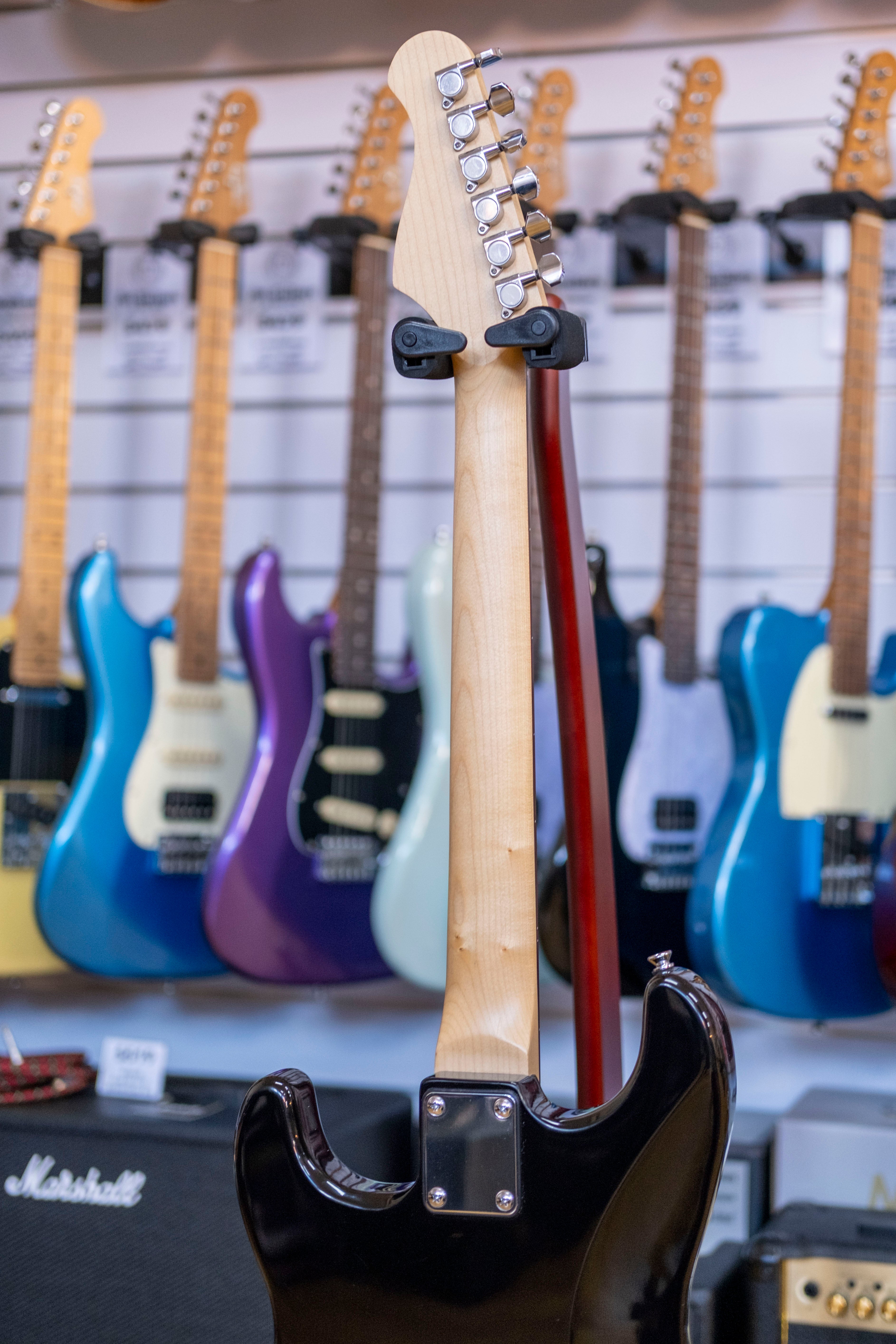 Haze E-211 Electric Guitar (Red Burst) (Pre-Owned)