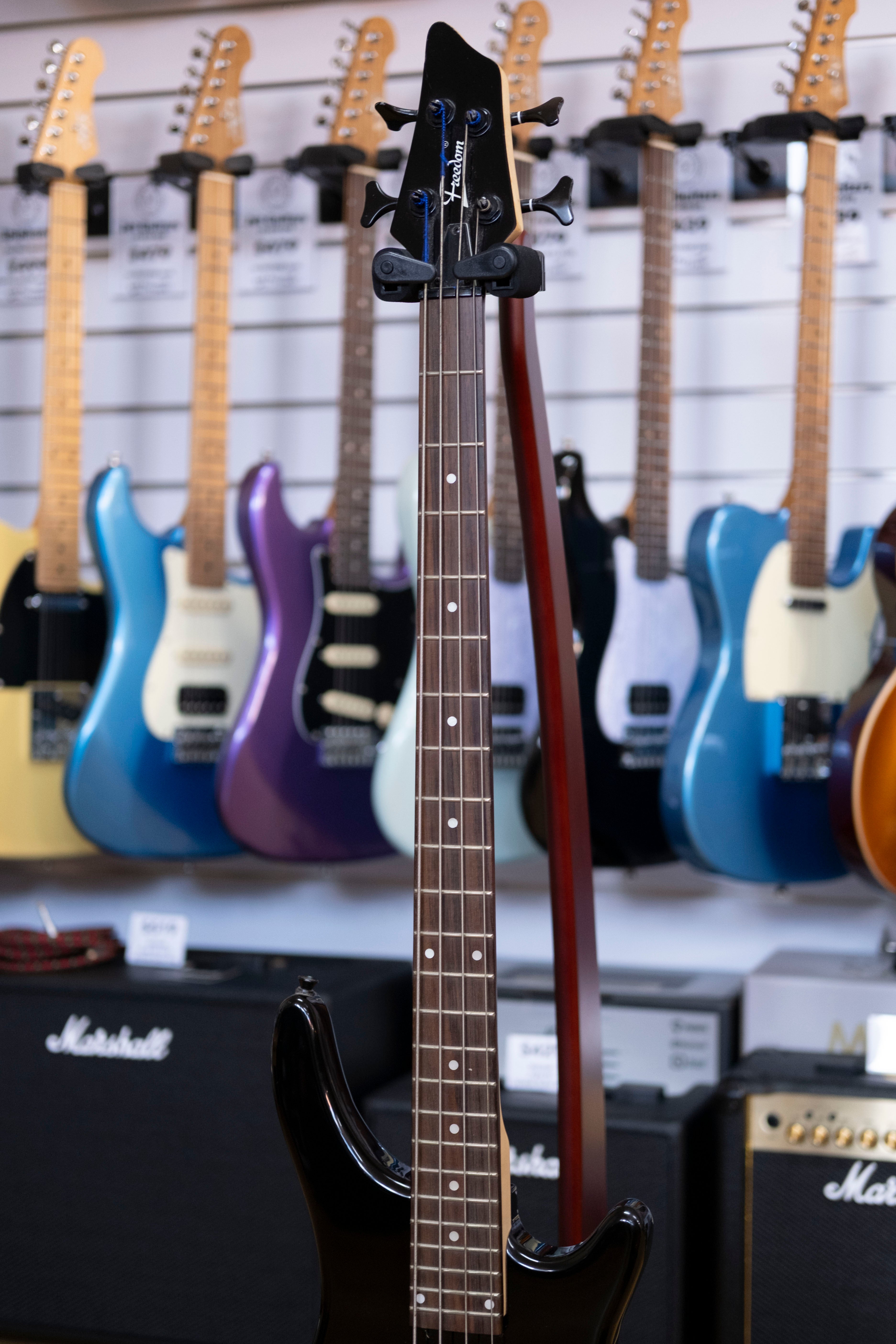 Freedom Bass Guitar (Black) (Pre-Owned)