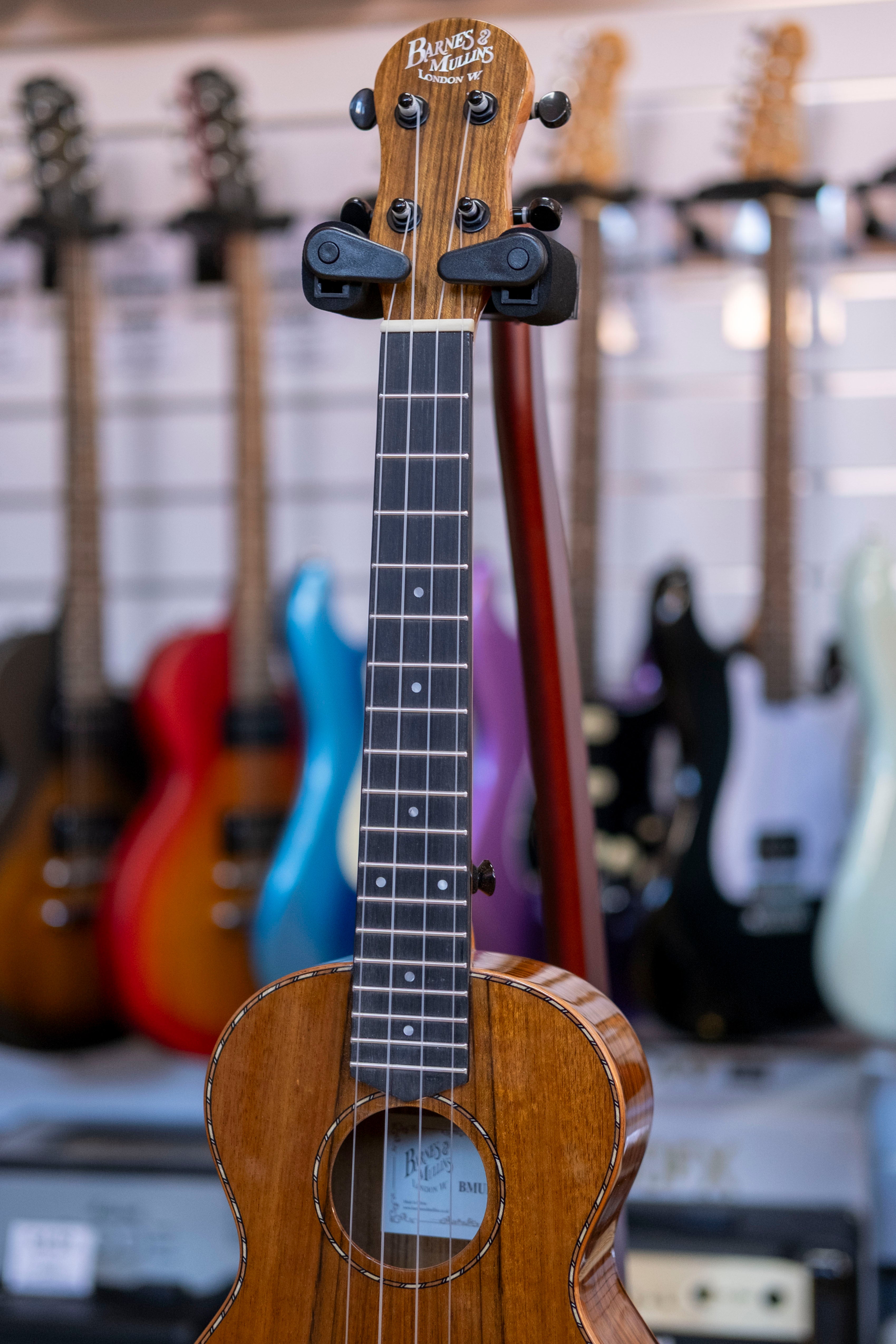 Barnes & Mullins Tenor Ukulele (Walnut)