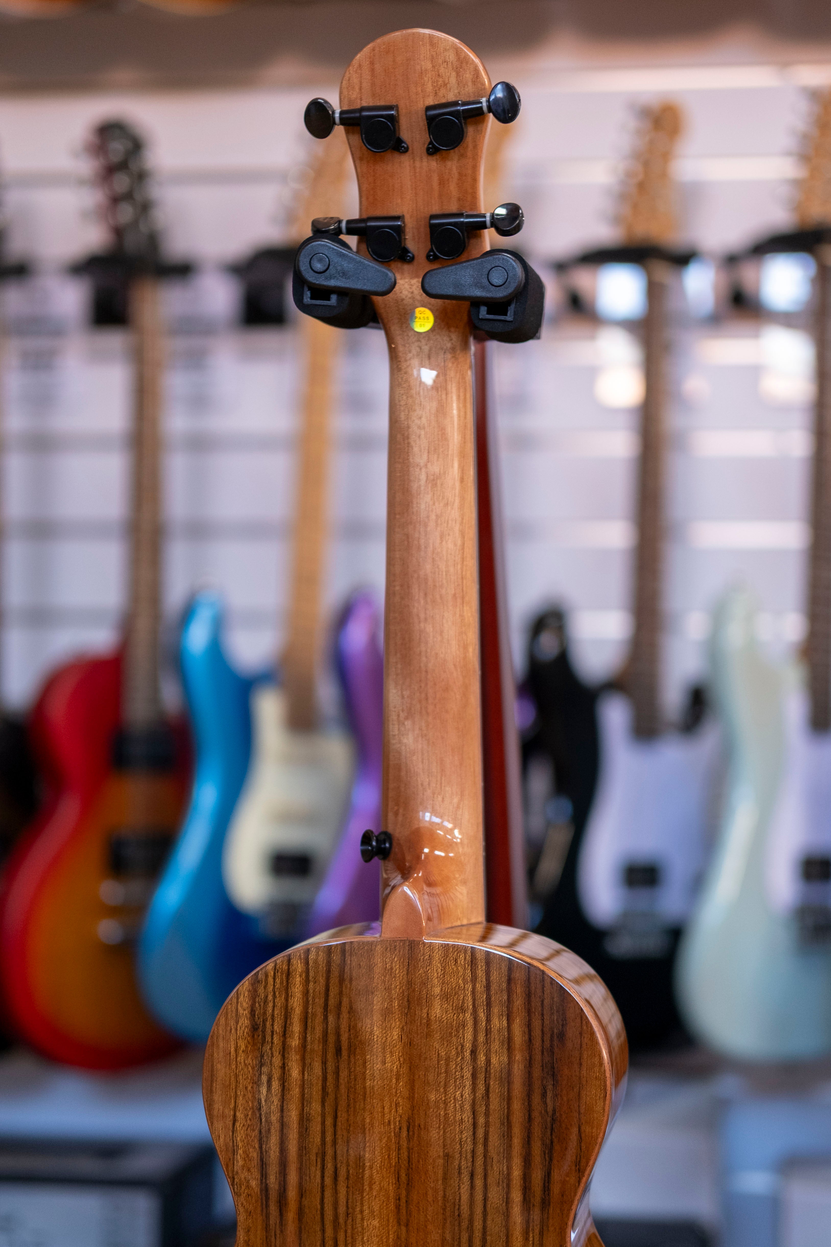Barnes & Mullins Tenor Ukulele (Walnut)