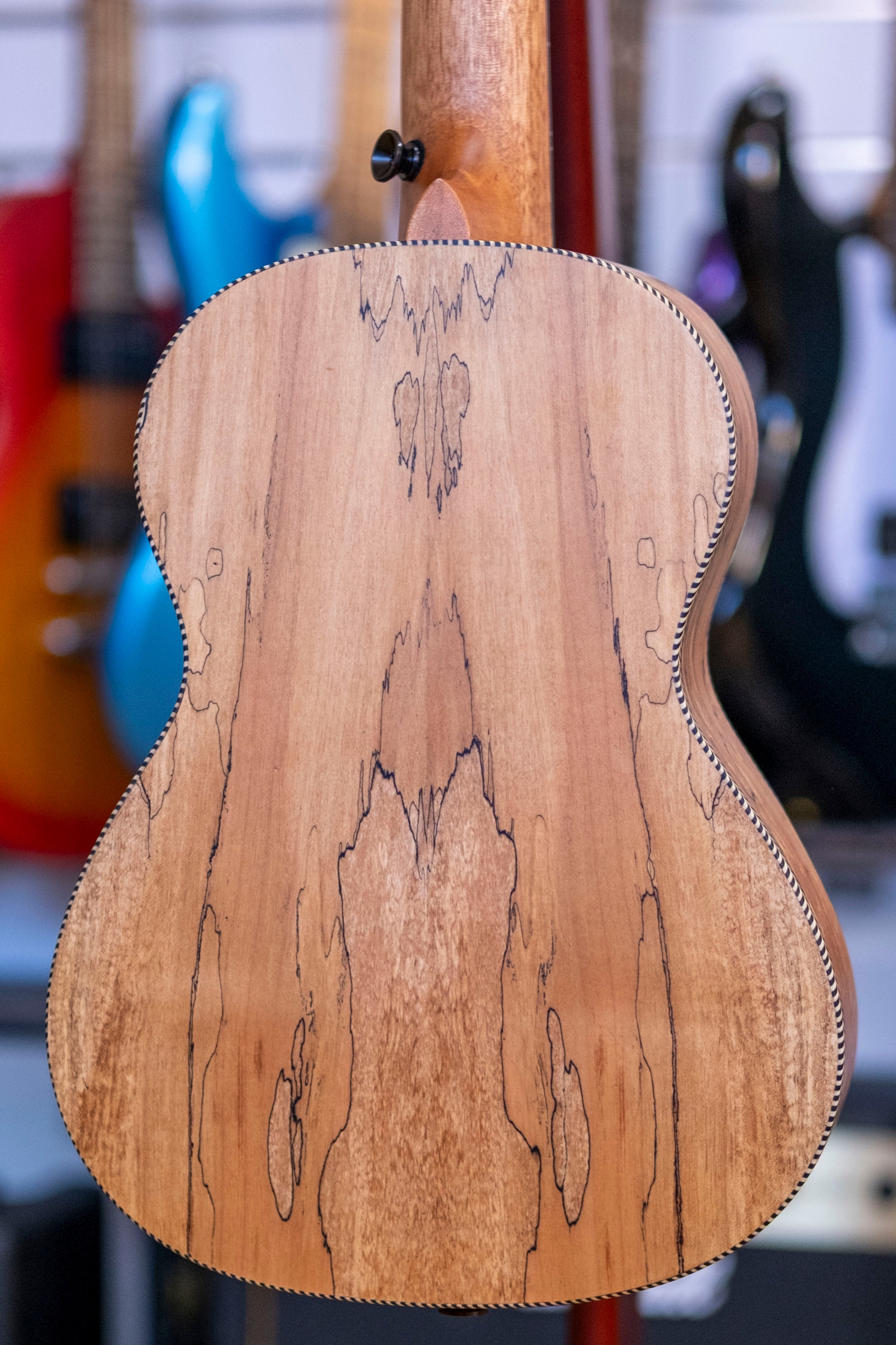Barnes & Mullins Tenor Ukulele (Spalted Maple)