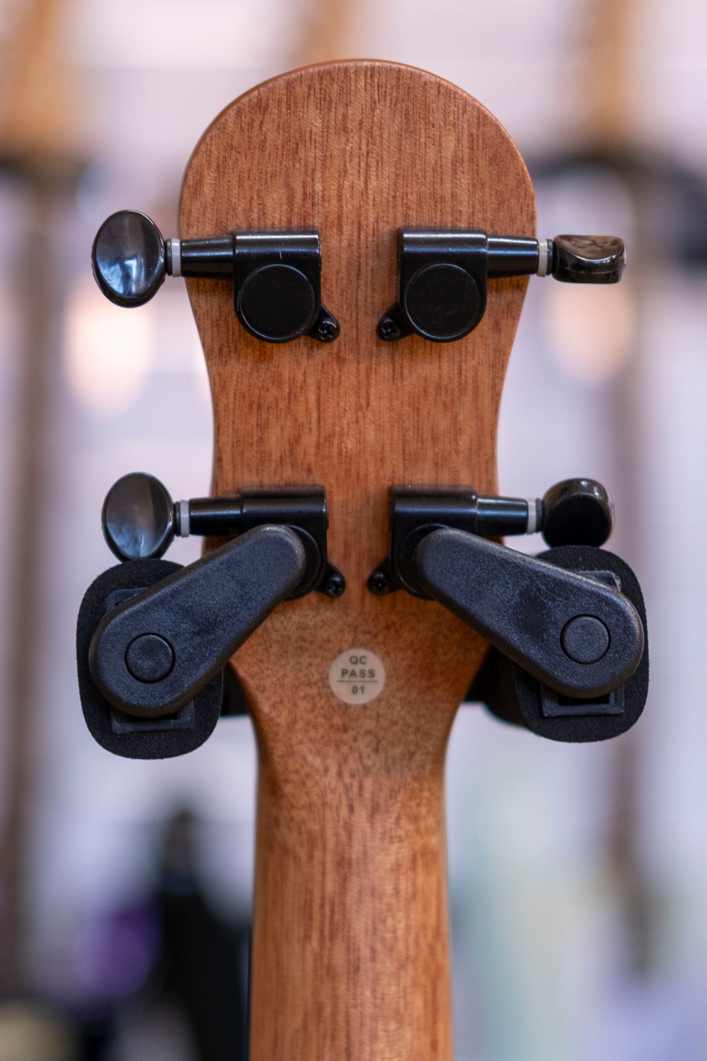 Barnes & Mullins Tenor Ukulele (Spalted Maple)