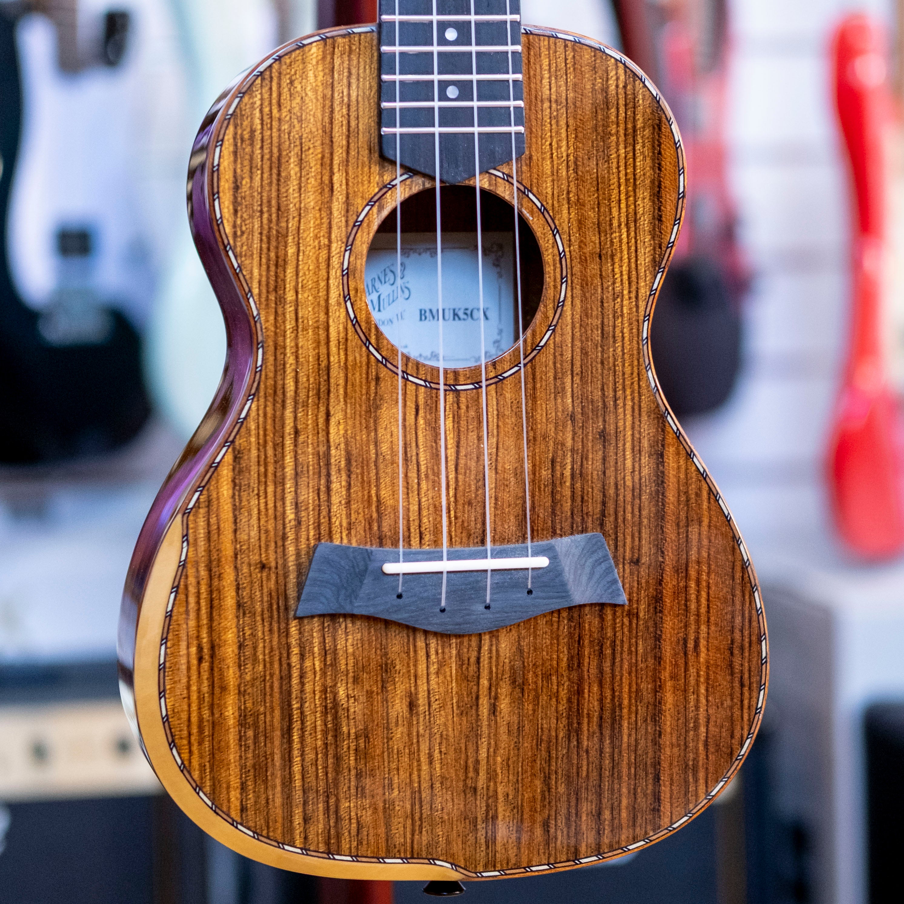 Barnes & Mullins Concert Ukulele (Walnut)
