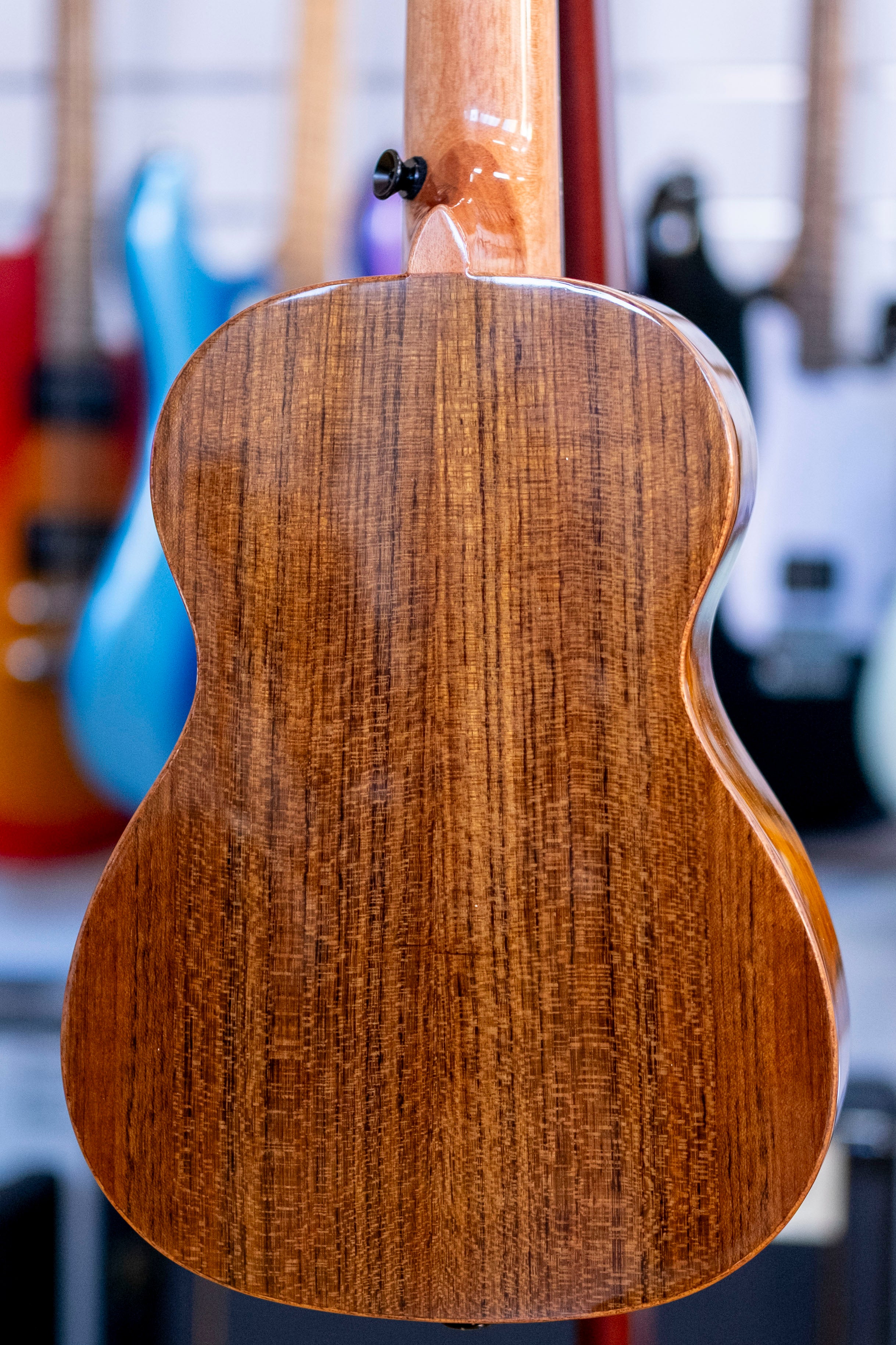 Barnes & Mullins Concert Ukulele (Walnut)