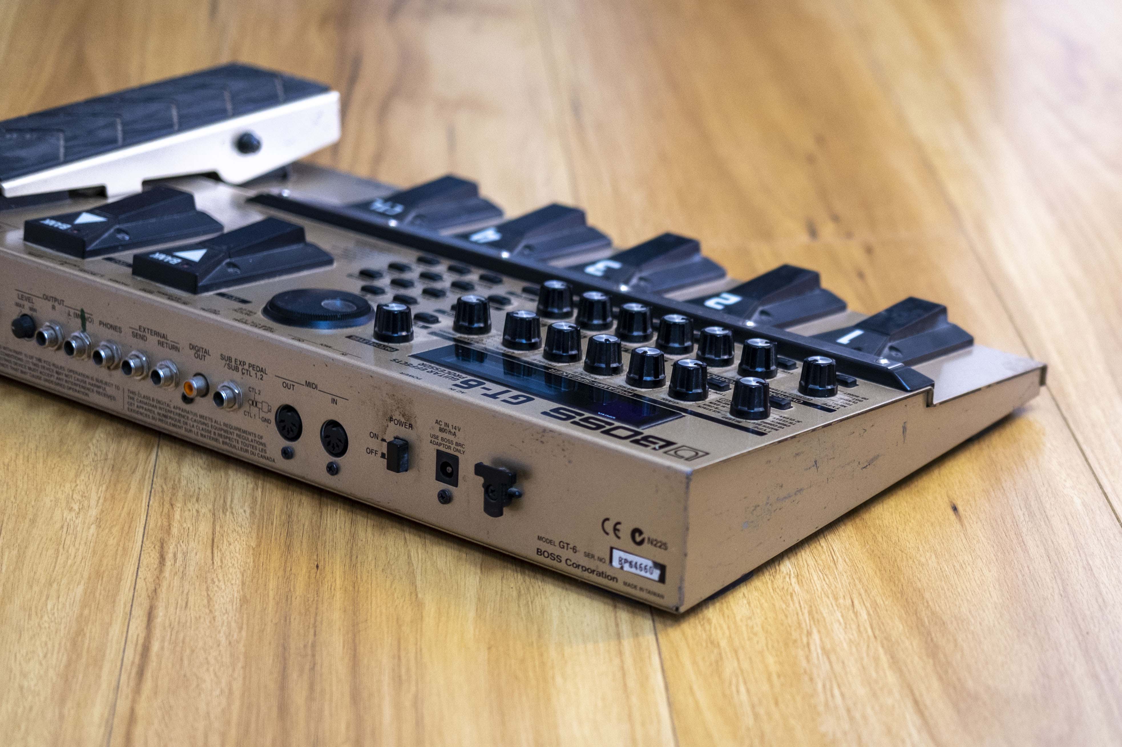 Boss GT-6 Guitar Multi-Effects Pedal (Pre-Owned)