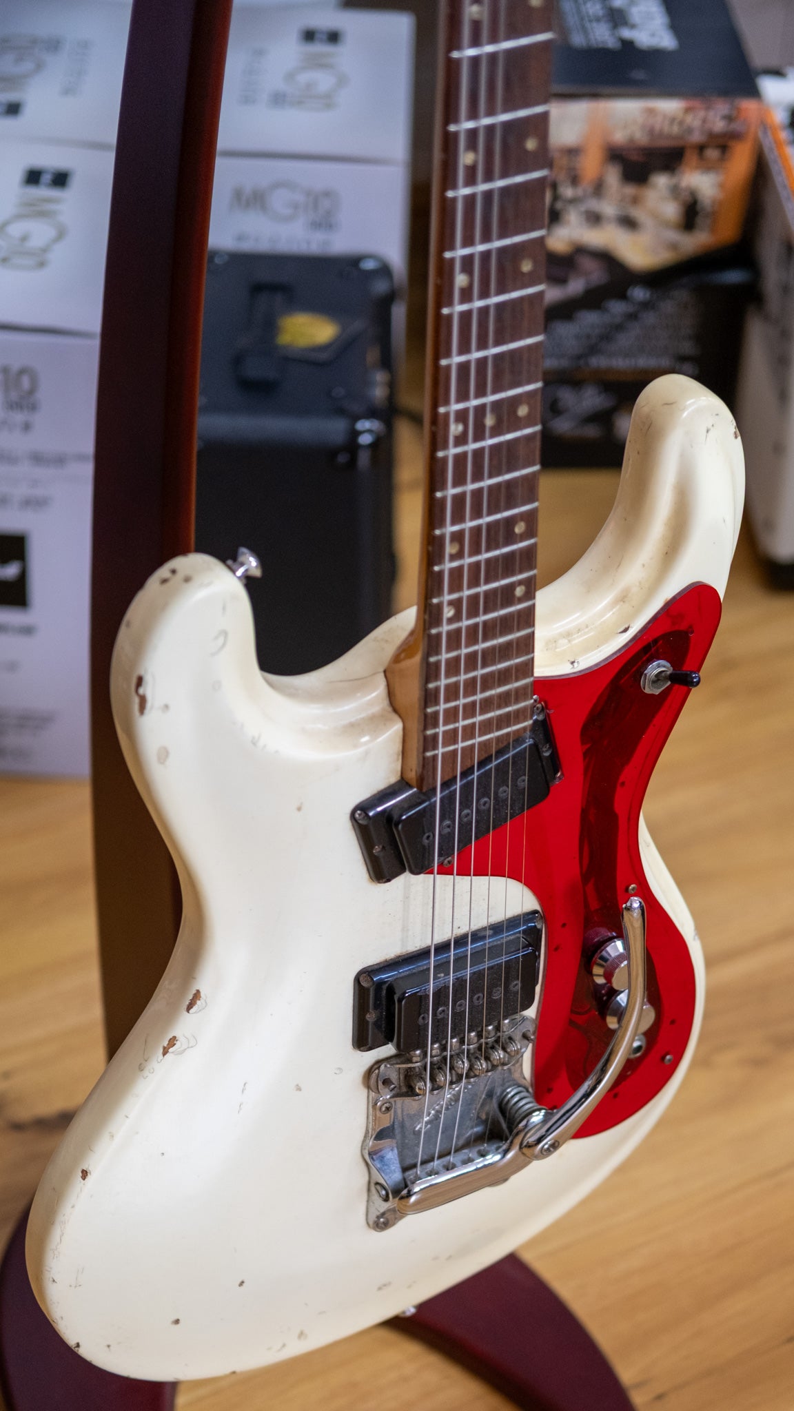 Morales ZES-300 Electric Guitar (White) (Pre-Owned, 1968 MIJ)